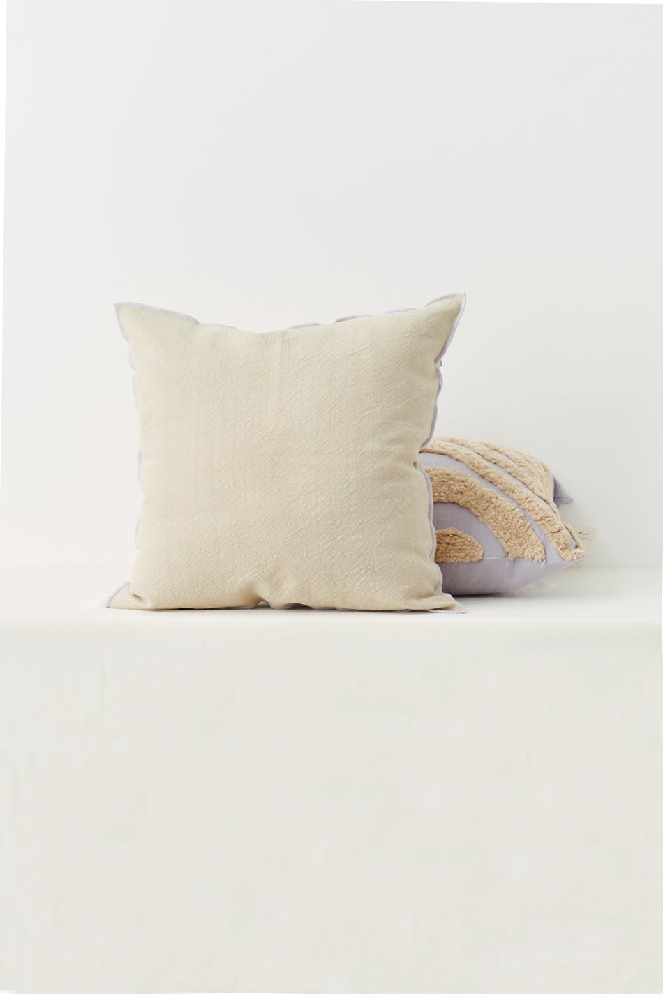 Contrast cushion cover
