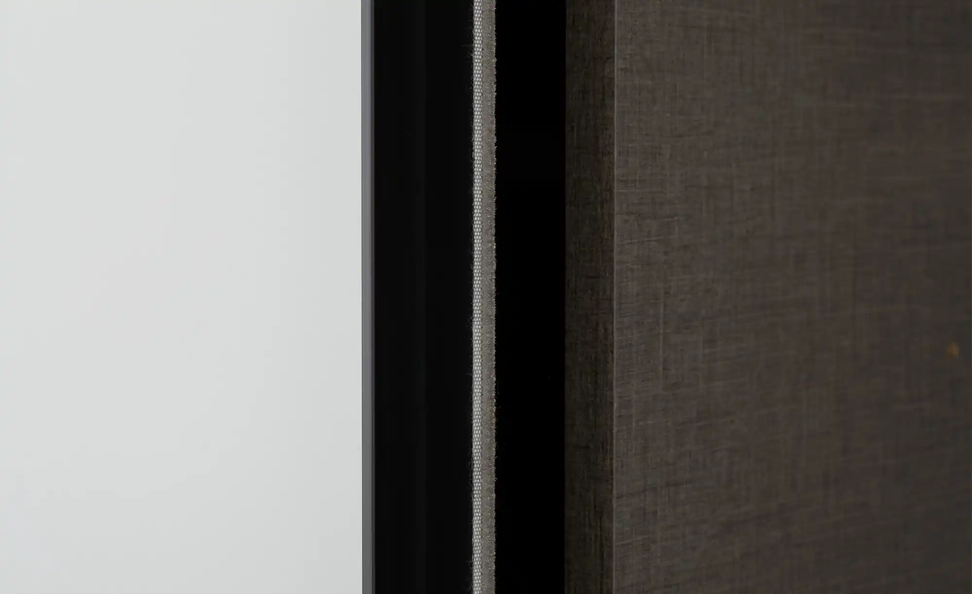 Schwebetürenschrank
