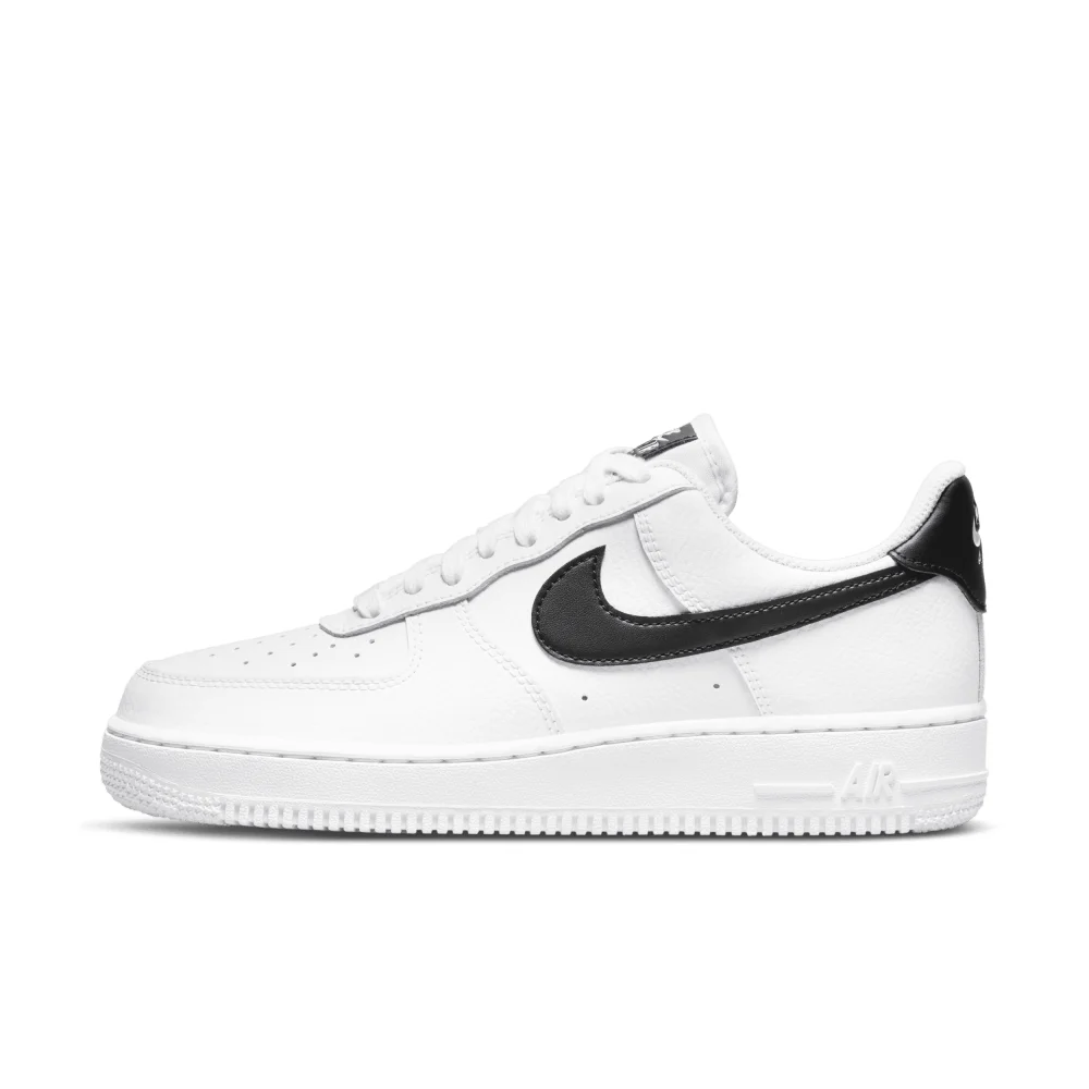 Nike Air Force 1 07 WMNS DD8959-103 / weiss