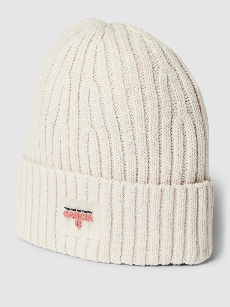 Mütze mit Label-Patch in offwhite