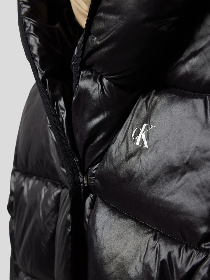 Steppjacke mit Label-Print in black