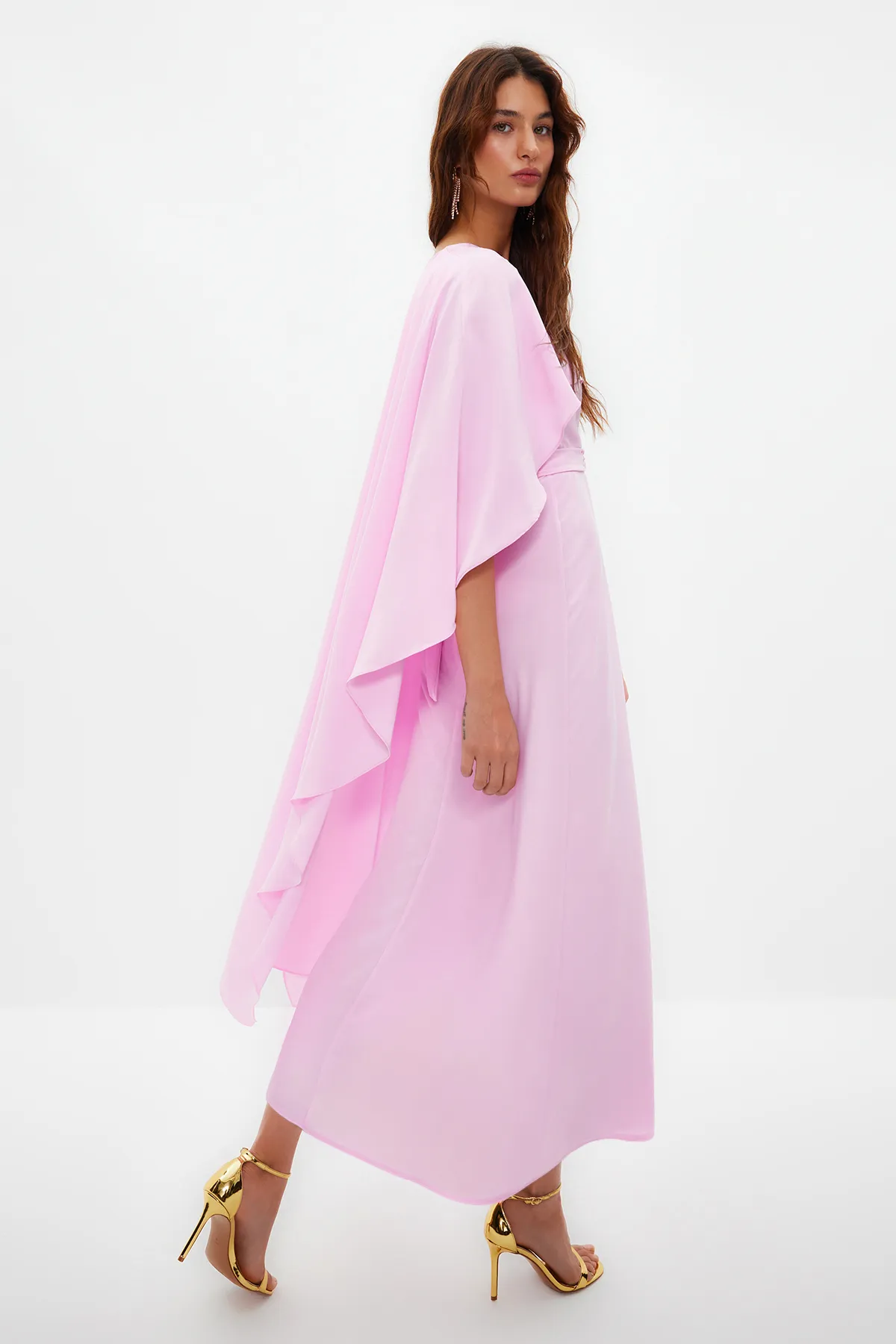 Trendyol Modest  Lilafarbenes Cape mit Gürtel, detailliertes, elegantes gewebtes Abendkleid TCTSS24DB00003