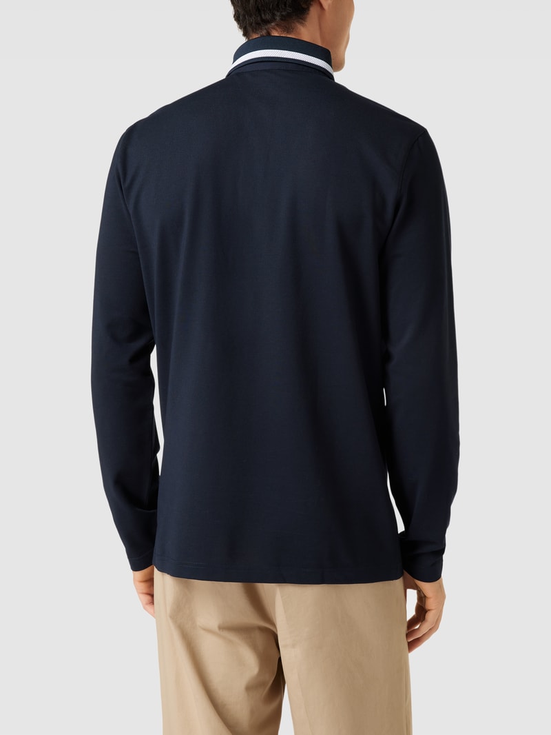 Poloshirt mit Kontraststreifen in marineblau