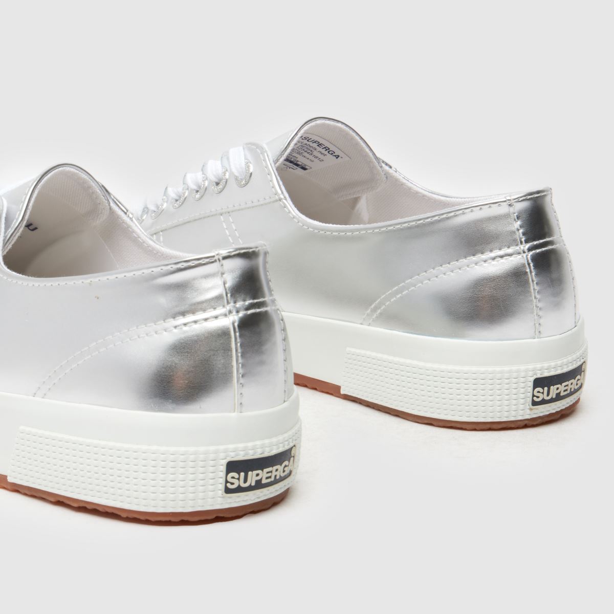 Superga 2750 – Silverfärgade sneakers med spegeleffekt