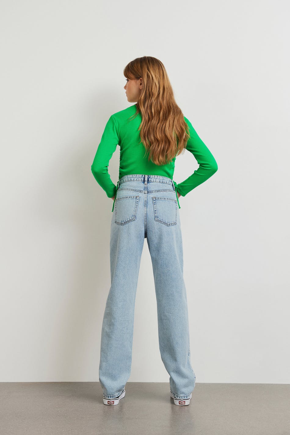 Straight 90s jeans