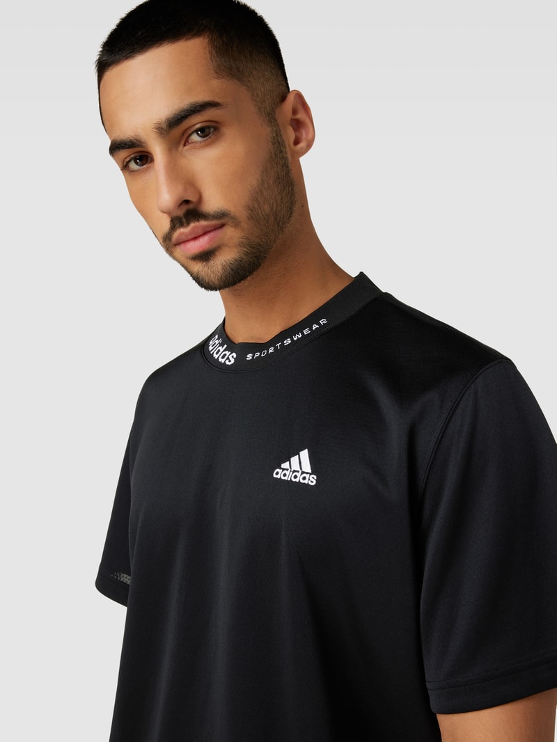 T-Shirt mit Label-Stitching in schwarz