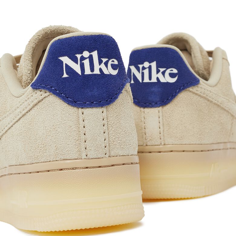 NIKE Wmns Air Force 1 '07 Lx Suede 