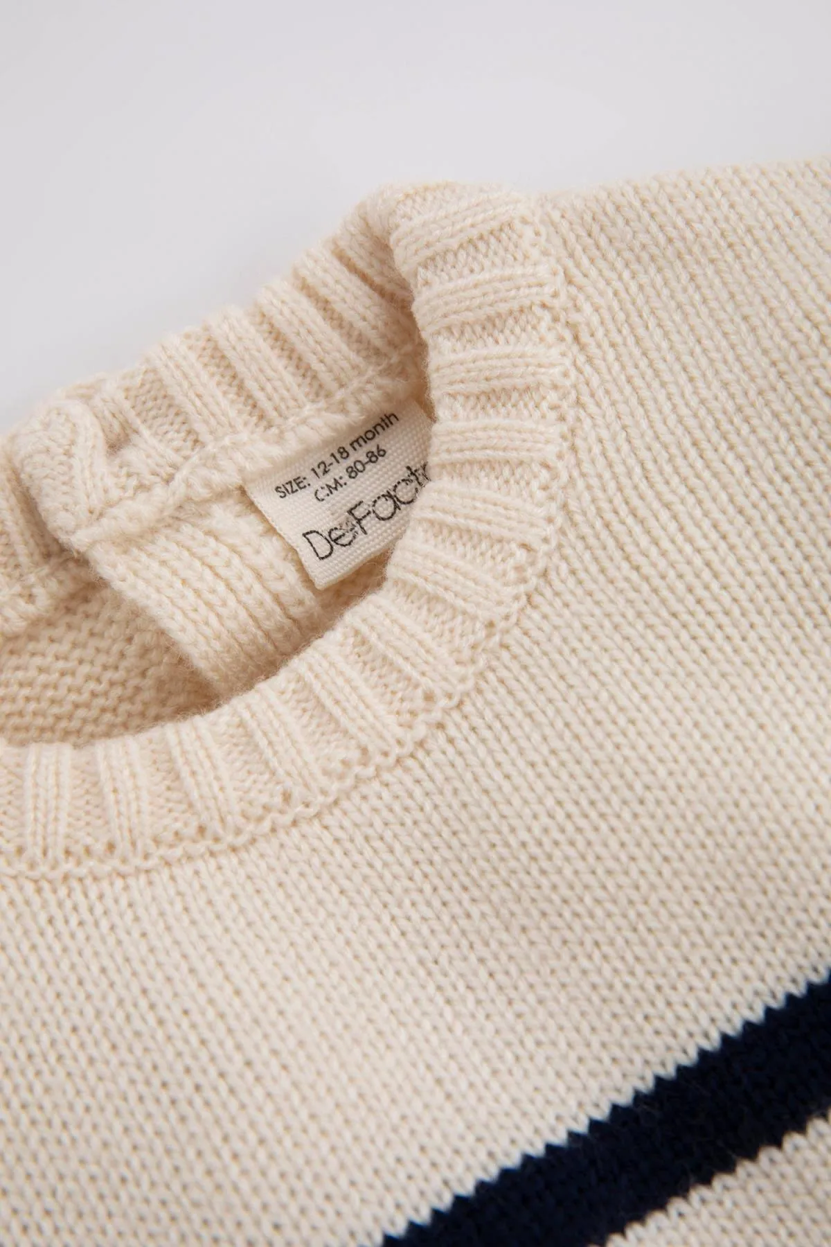 DeFacto  Gestreifter Pullover mit Rundhalsausschnitt für Babys