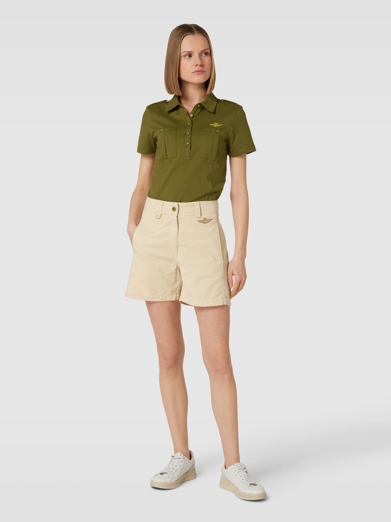 Bermuda mit Label-Details in beige
