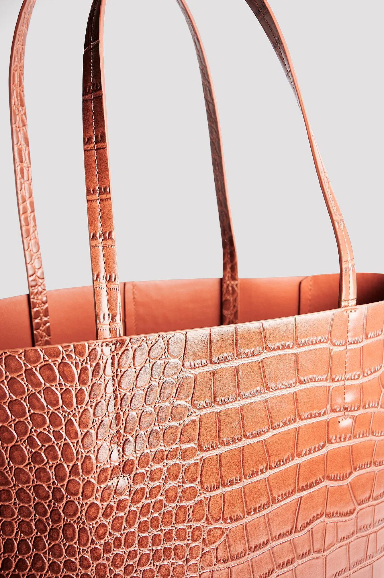 Große Tote Bag in Krokodil-Optik