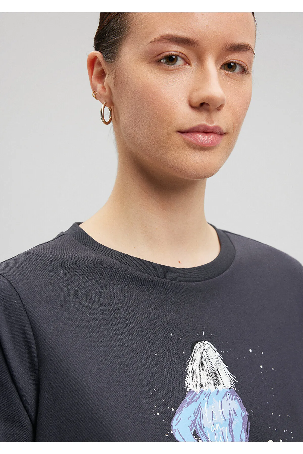 Mavi  Denim Girl Bedrucktes graues Istanbul-T-Shirt, reguläre Passform / normaler Schnitt 168890-29726