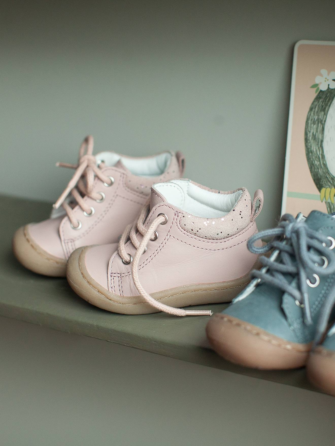 Bottillons cuir souple bébé fille 4 pattes rose clair