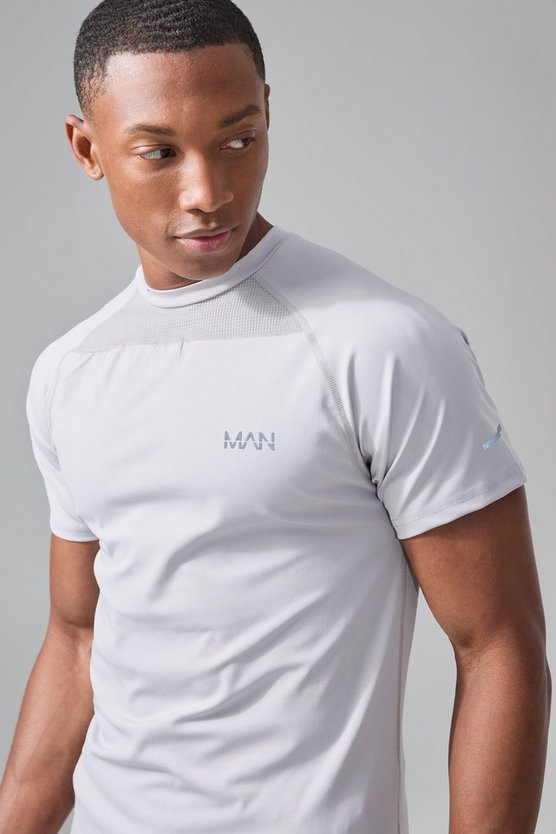 Man Active Muscle-Fit T-Shirt