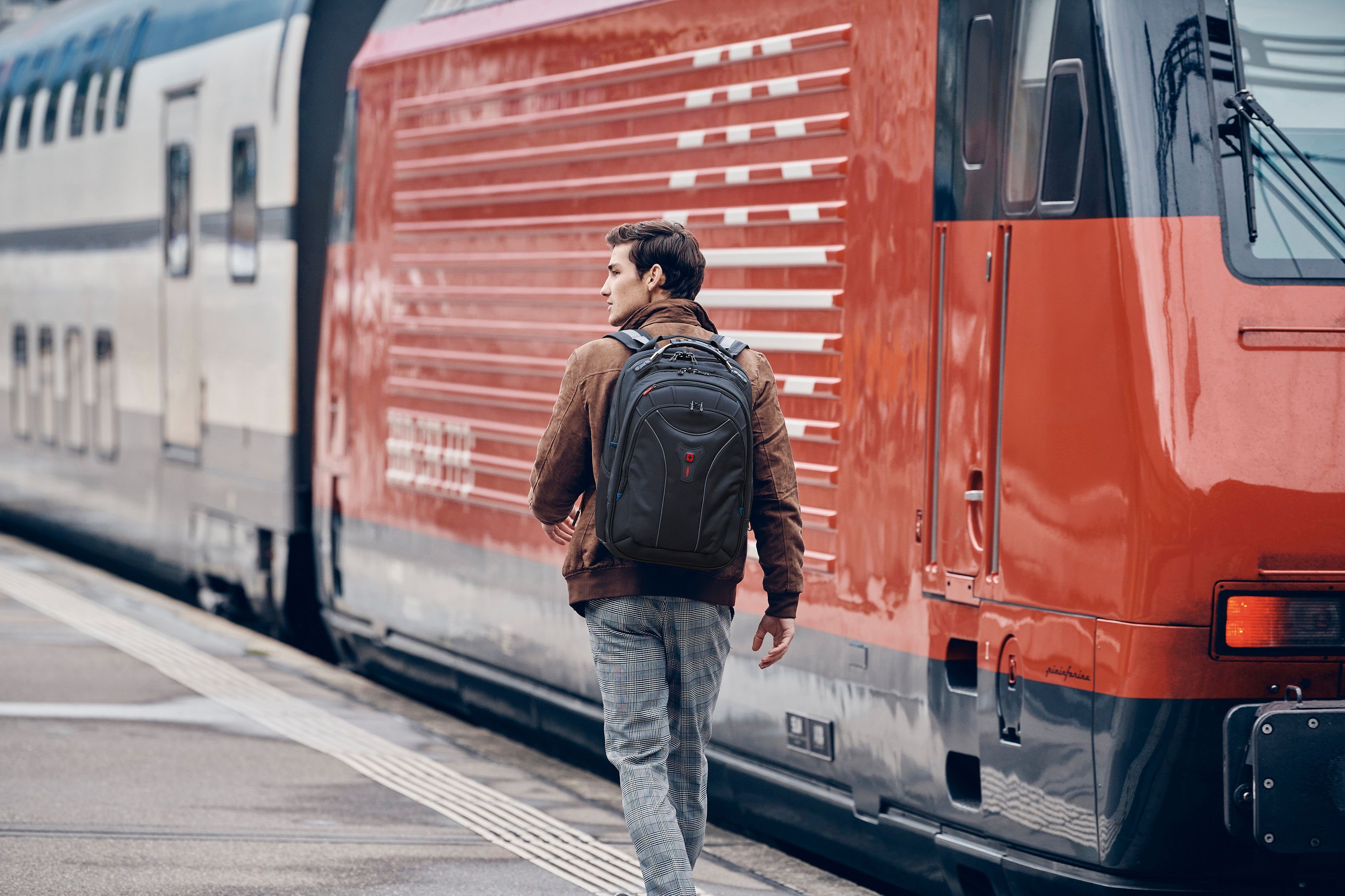 Wenger Laptoprucksack Carbon, schwarz, für Laptops bis 17,3 Zoll