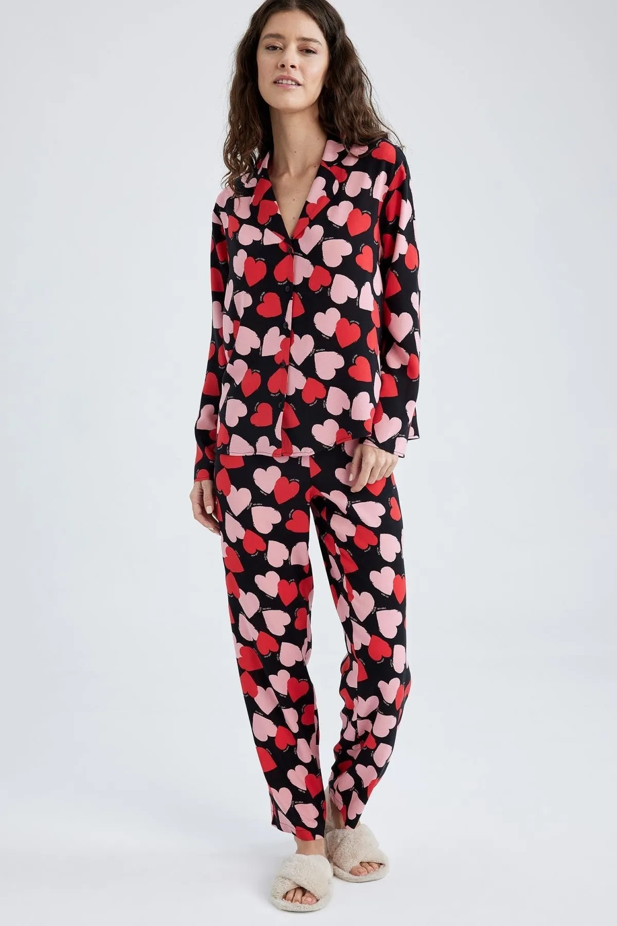 DeFacto  Fall In Love Regular Fit Pyjamahose aus Viskose mit Herzmuster