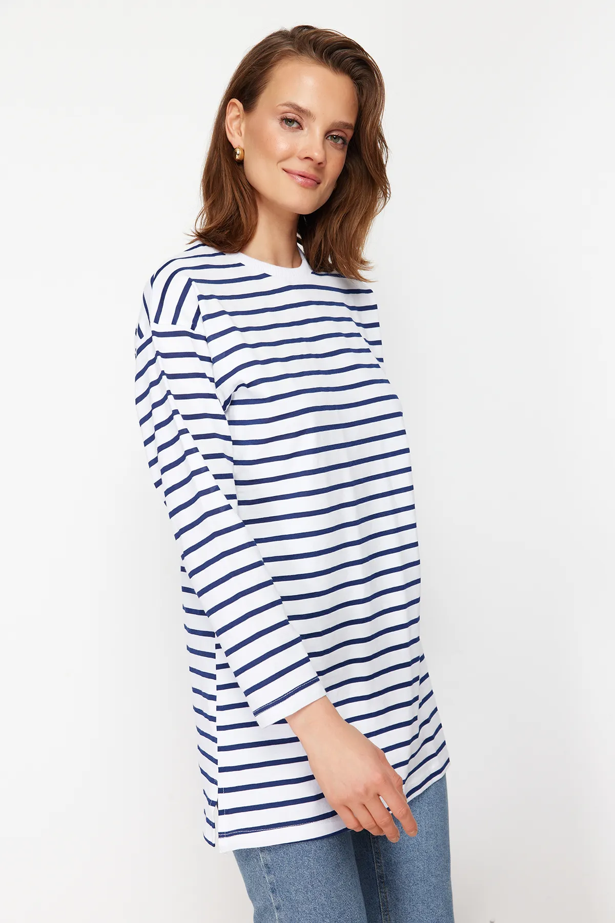Trendyol Modest  Blau gestreifte Stricktunika TCTAW22UK0240