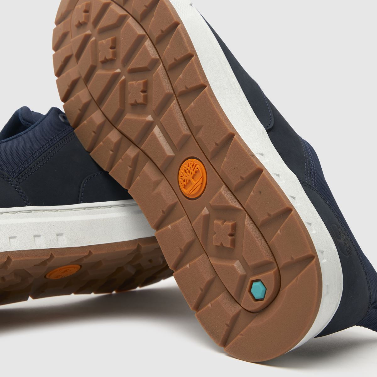 Timberland – Marinblå sneakers i lönnskog
