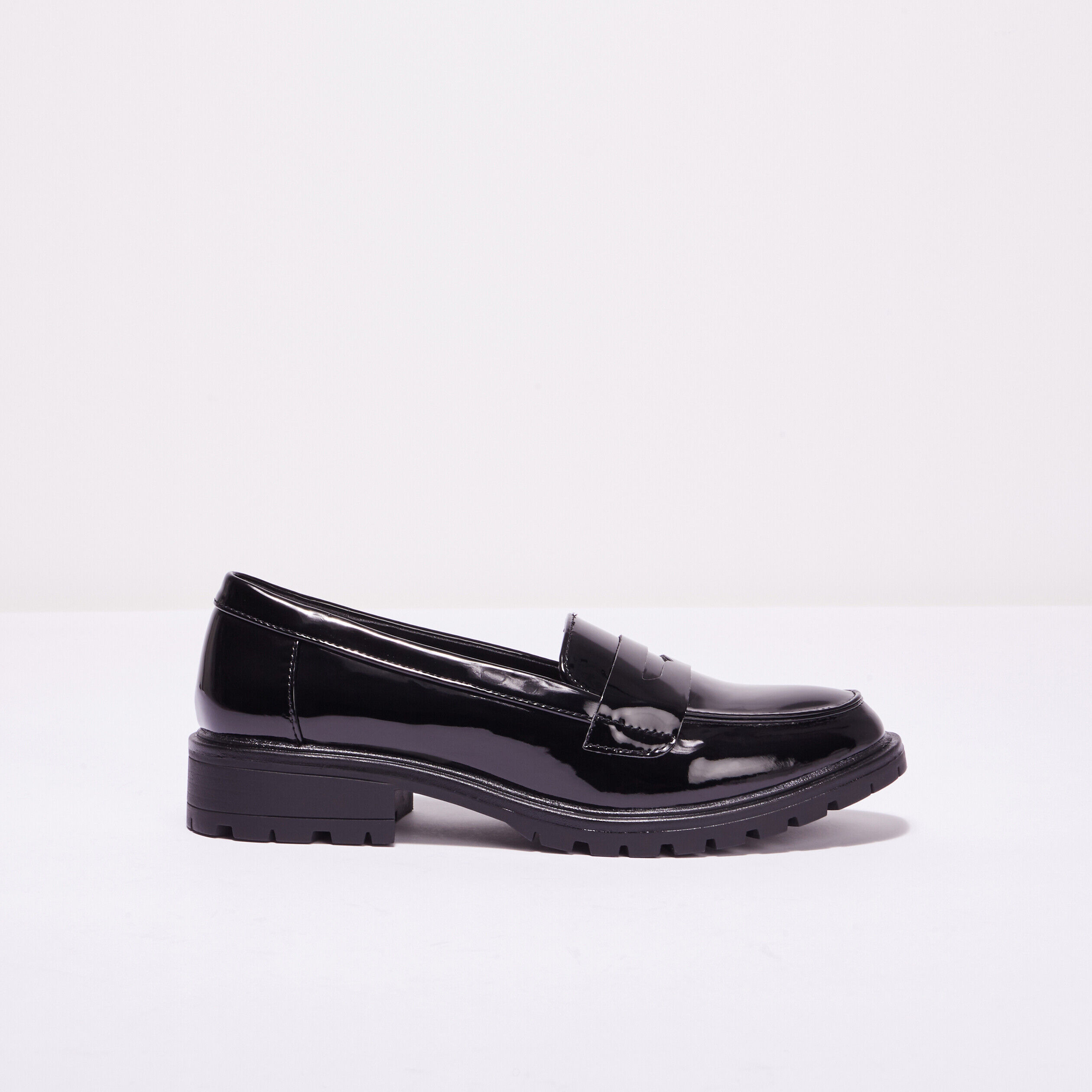 Mocassins vernis crantés noir femme | Cache Cache