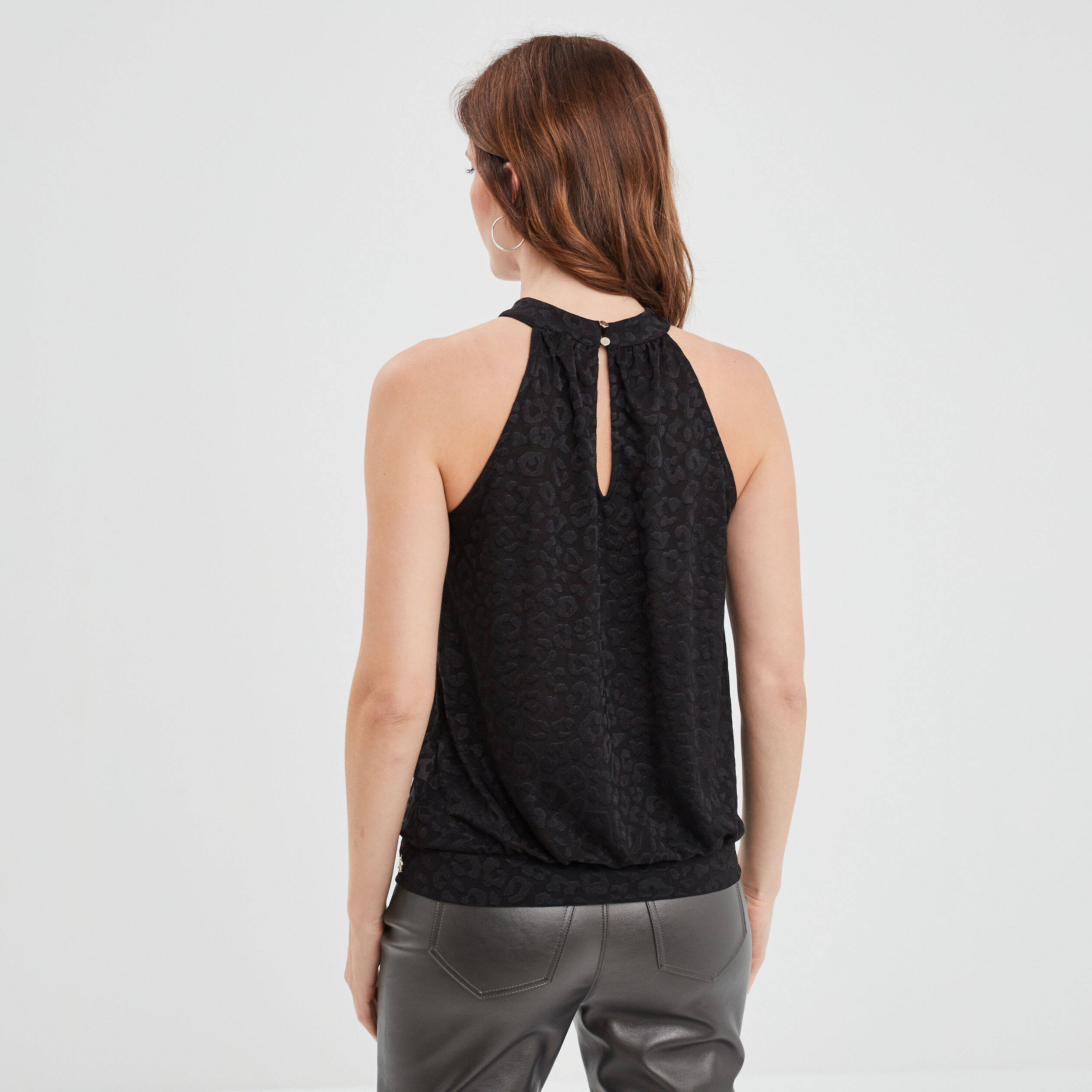 T-shirt encolure américaine sans manches noir femme | La Halle