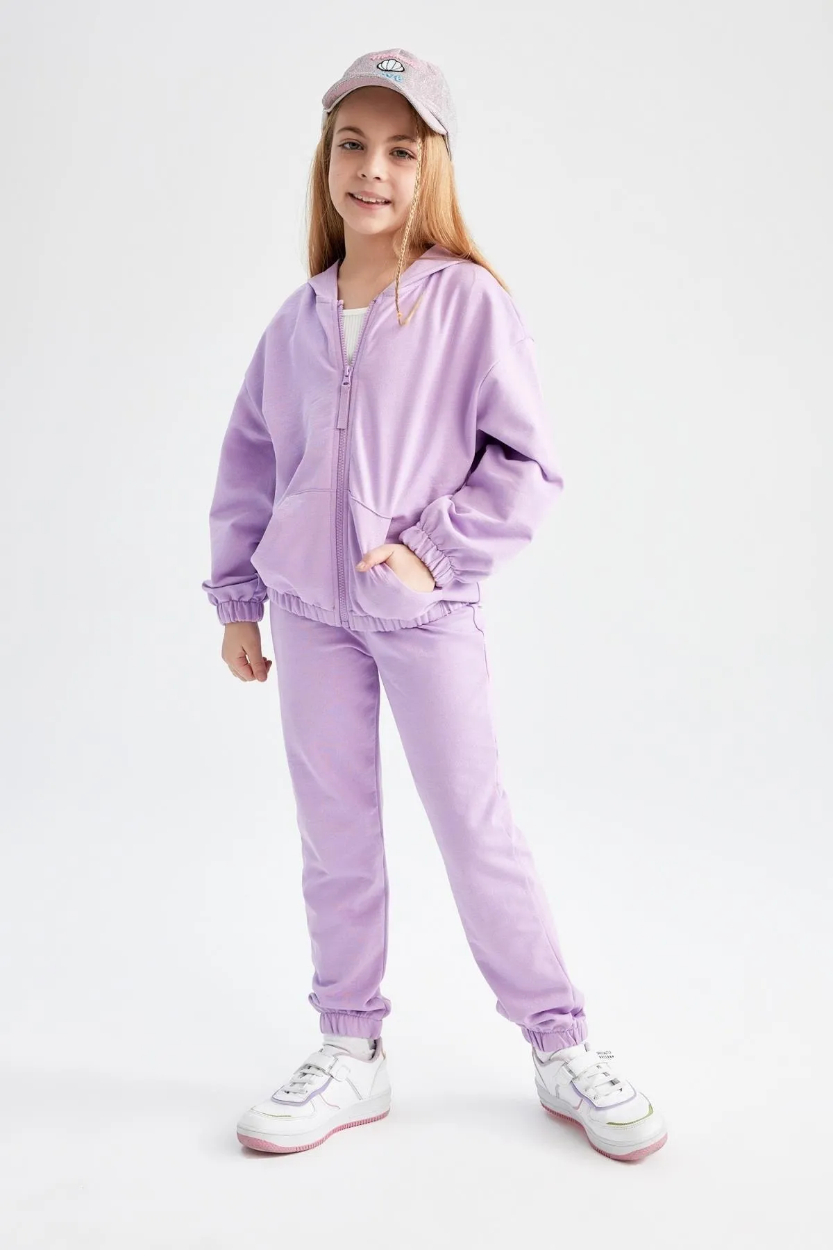 DeFacto  Mädchen Strickjacke mit Kapuze und Jogginghose 2er-Set Z4644a623sp