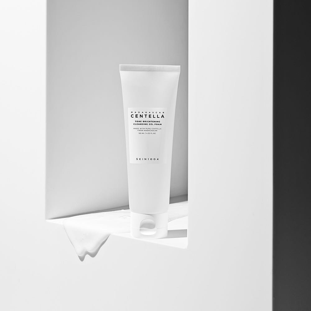 SKIN1004 Madagascar Tone Brightening Cleansing Gel Foam 125 ml