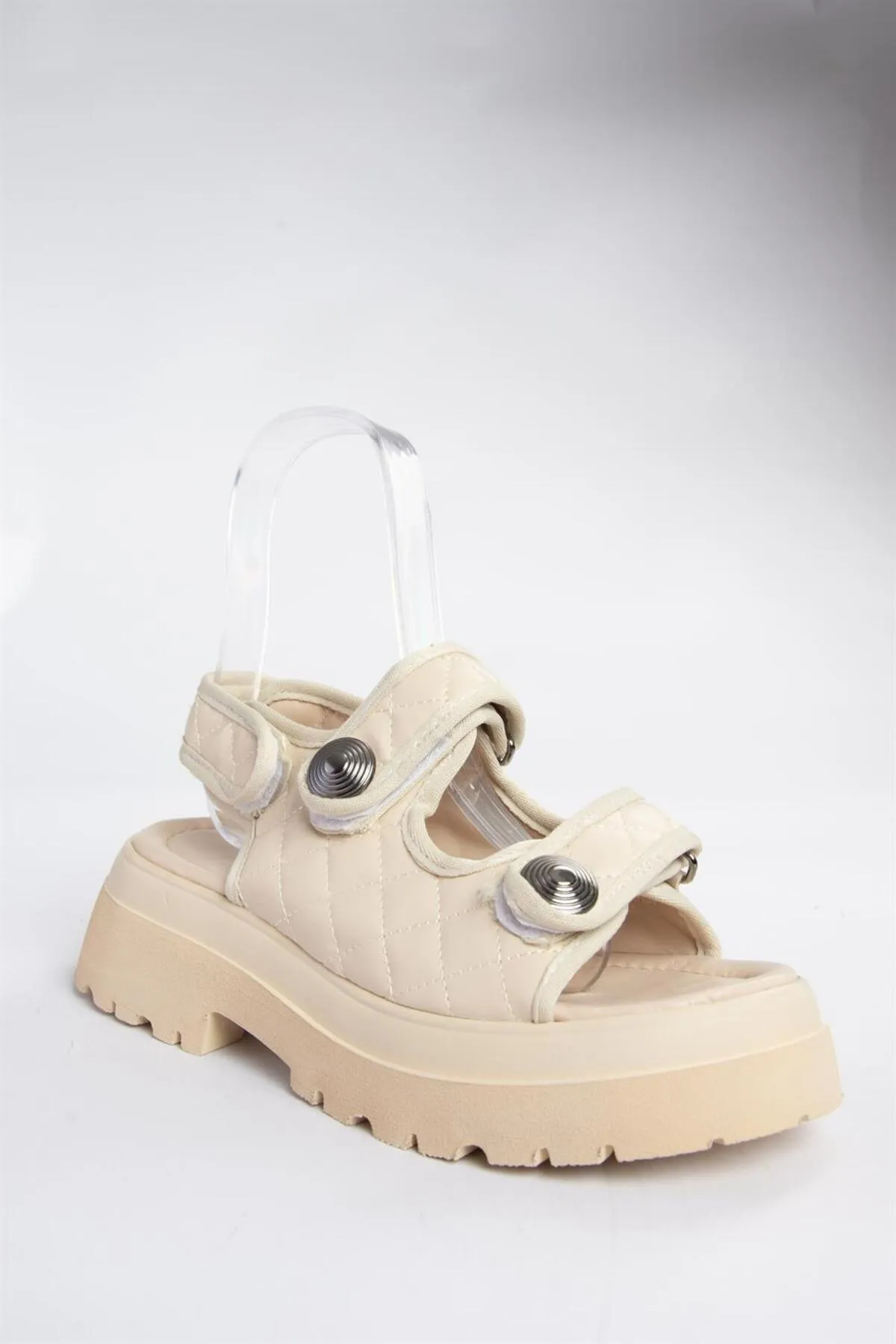 Fox Shoes  Beige Damensandalen mit hoher Sohle M267222009