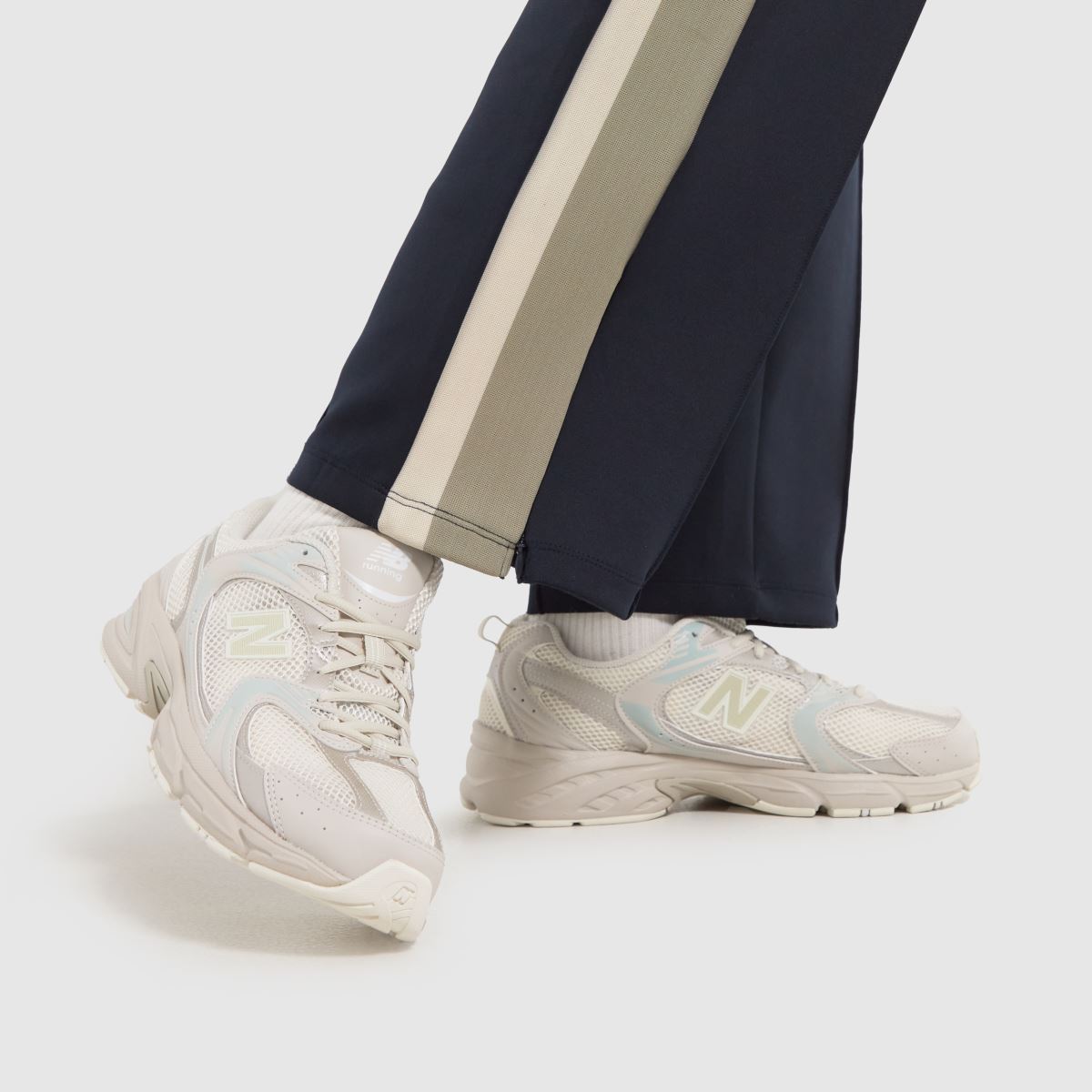 New Balance 530 – Stenfärgade träningsskor
