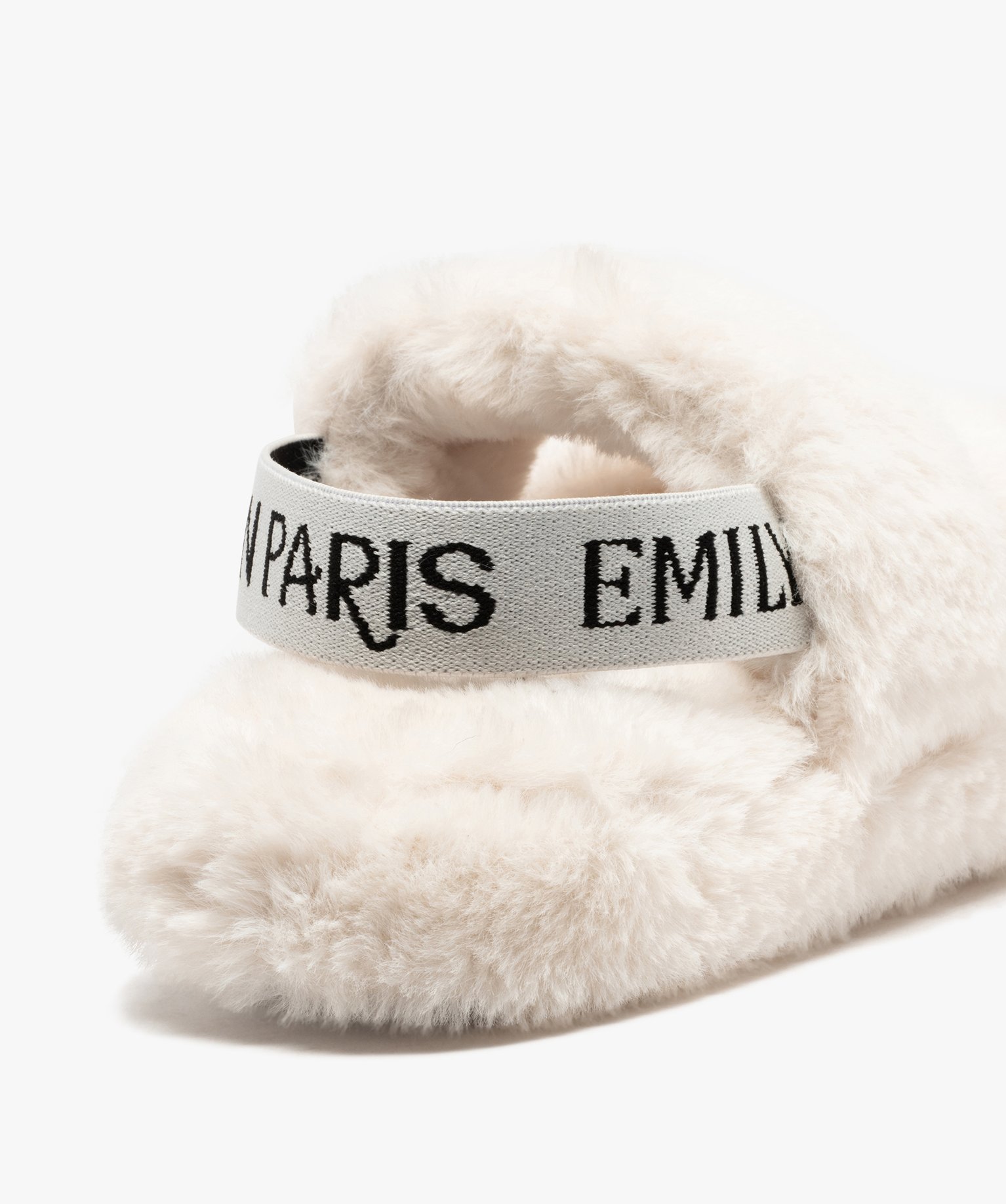 Chaussons femme duveteux – Emily in Paris | GEMO