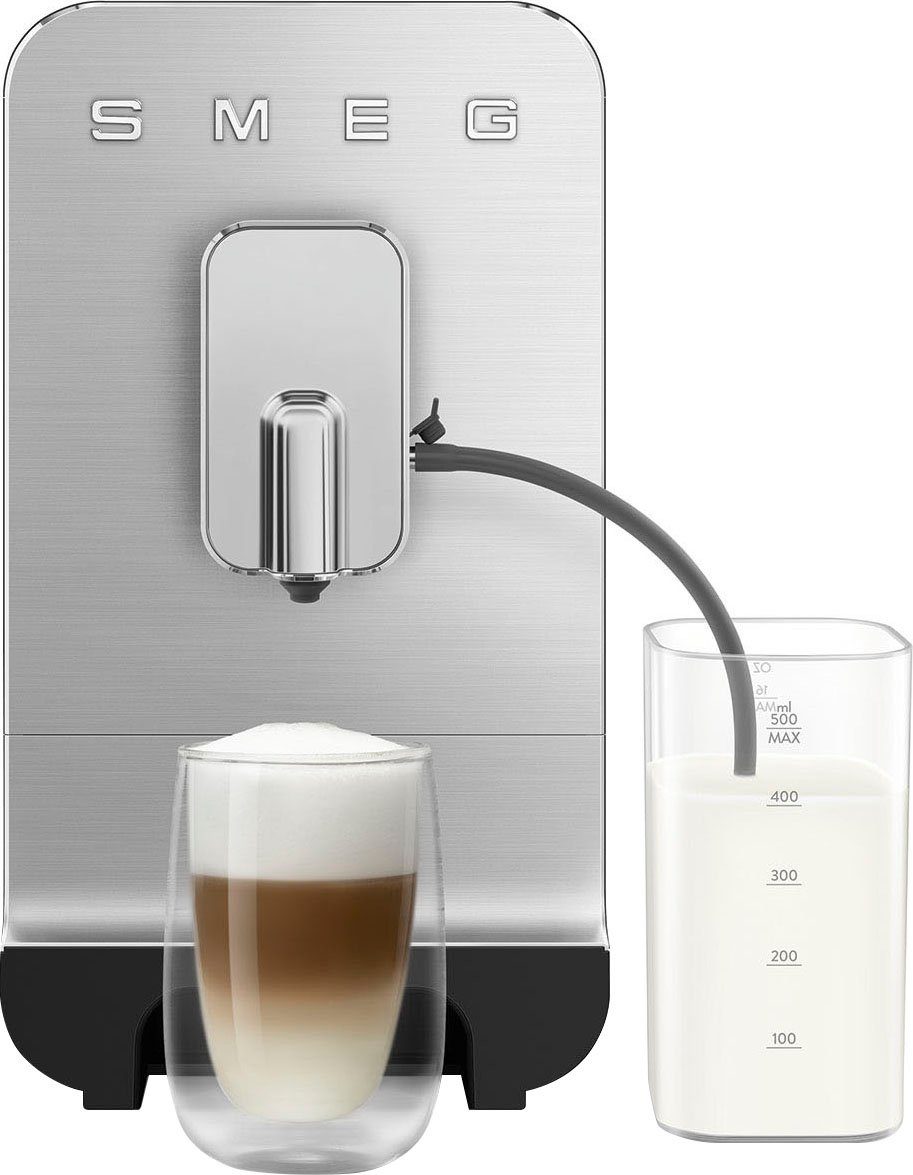 Smeg Kaffeevollautomat BCC13BLMEU, inkl. Milchbehälter