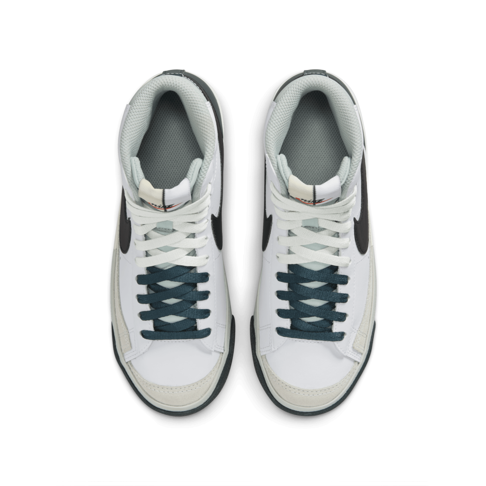 Nike BLAZER MID 77 SE FN6937-101 / weiss