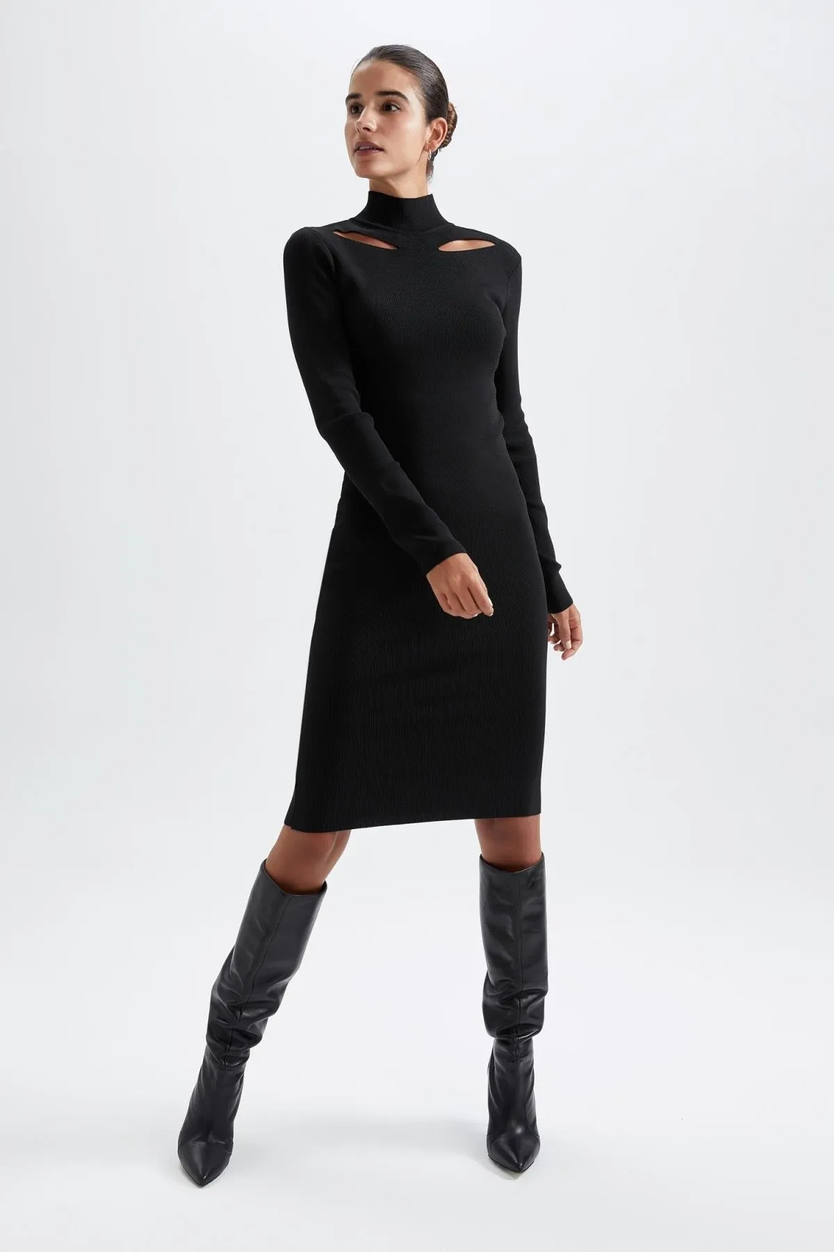 DeFacto  Tailliertes, geripptes Kleid
