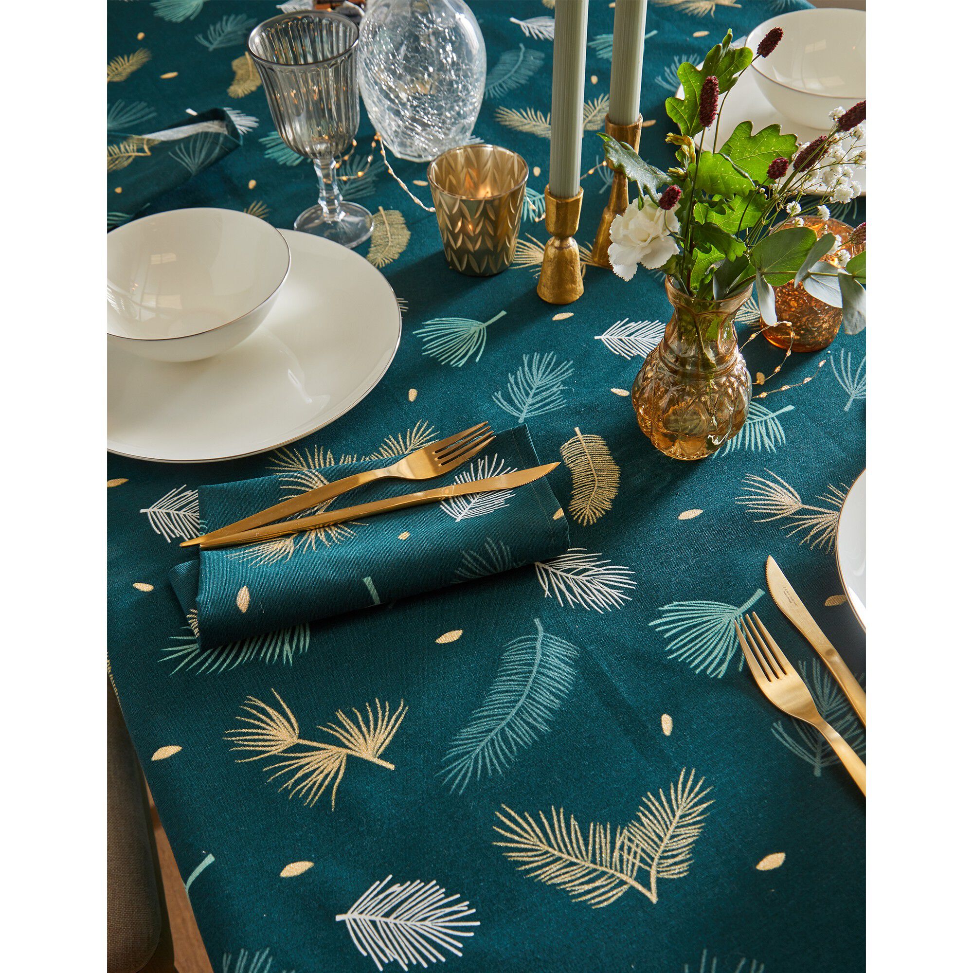 Nappe imprimée feuillage doré