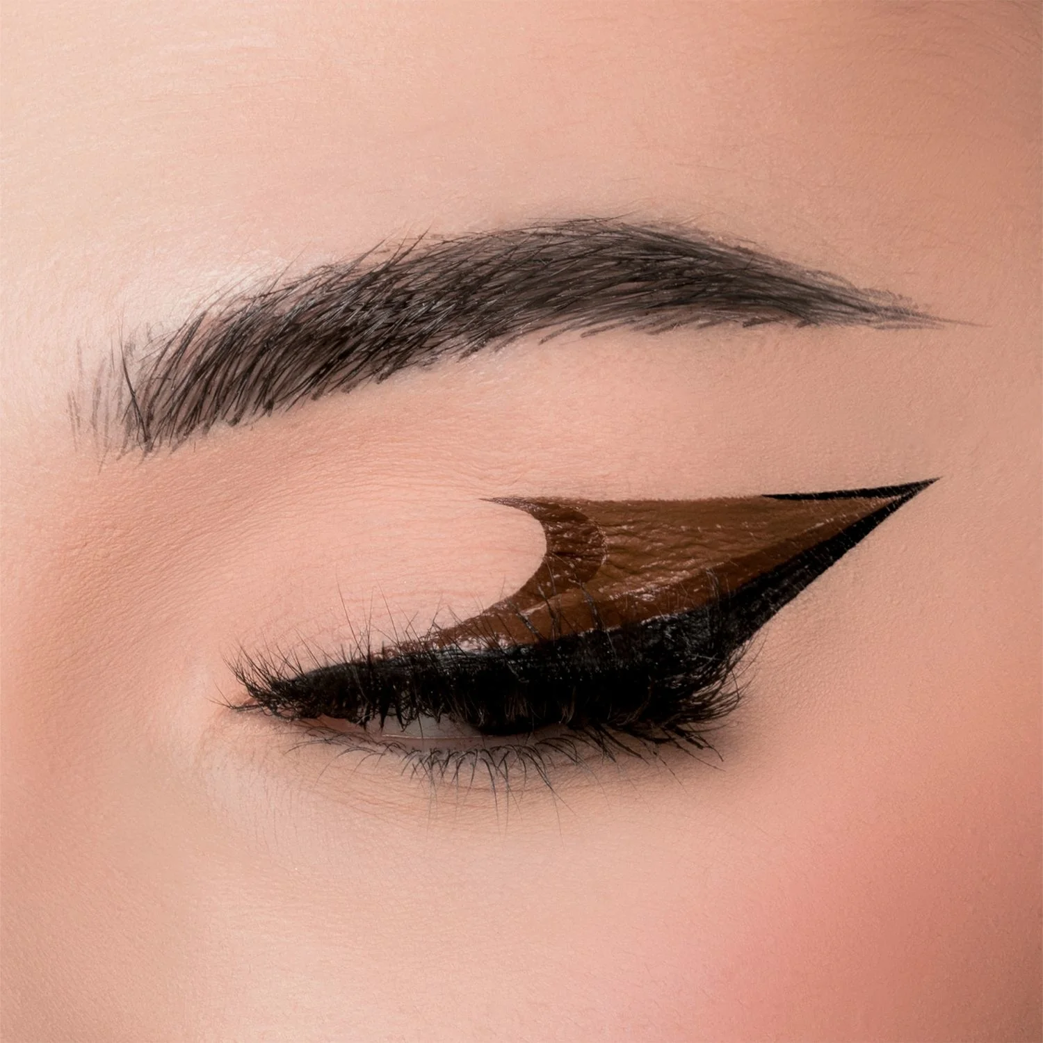 Delineador de ojos Eyes Crossword Liner Demi Matte - Delineador de ojos