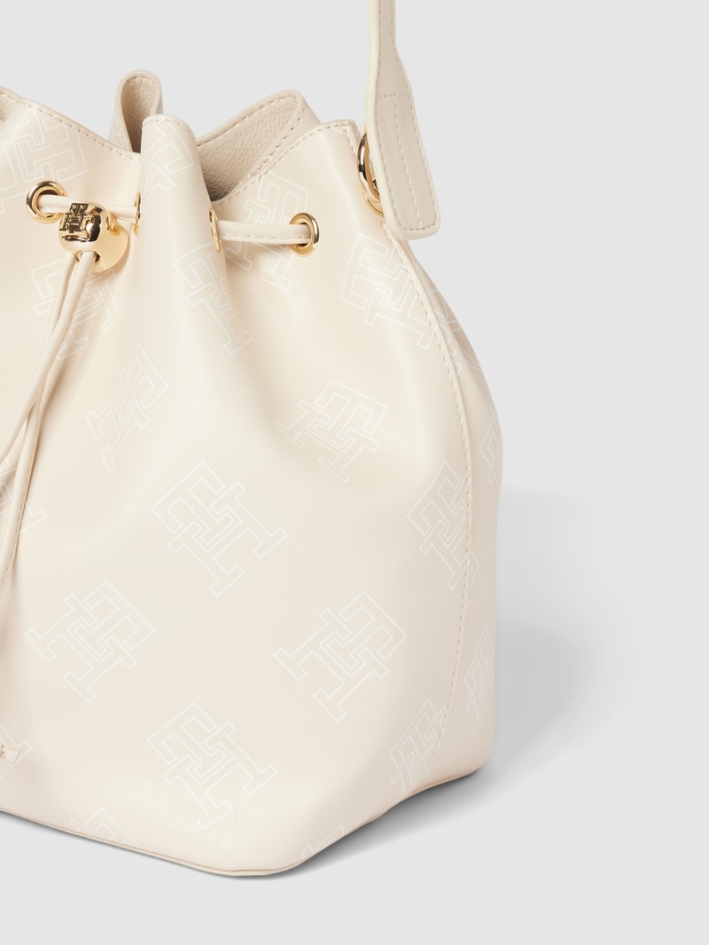 Bucket Bag mit Label-Details Modell 'ICONIC' in sand