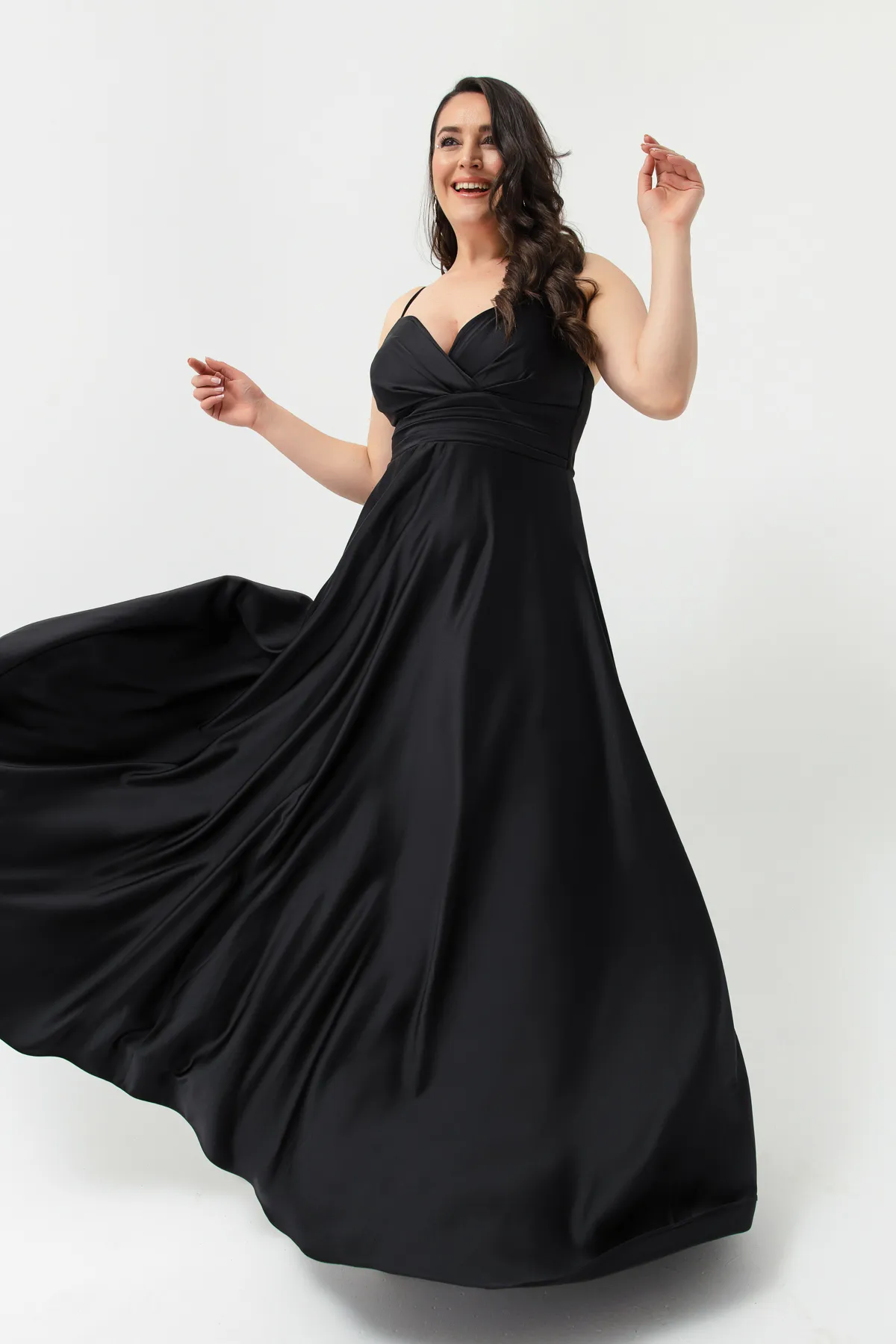 Lafaba  Langes Abendkleid und Abschlusskleid aus Satin für Damen in Übergröße mit schwarzem String-Träger