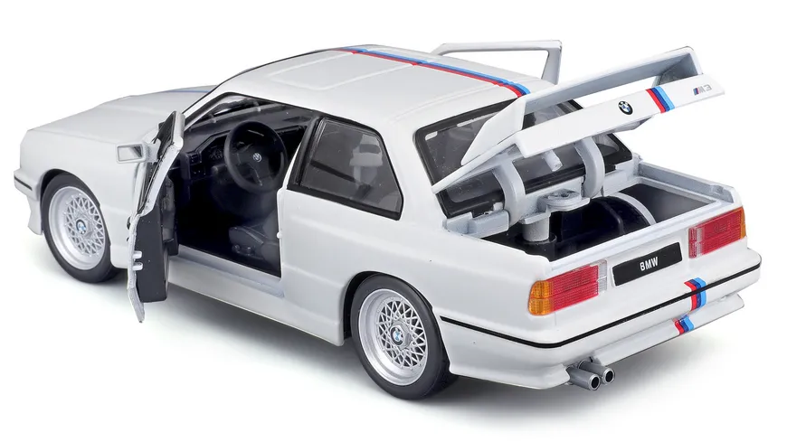Bburago 1:24 BMW M3 E30 (1988)