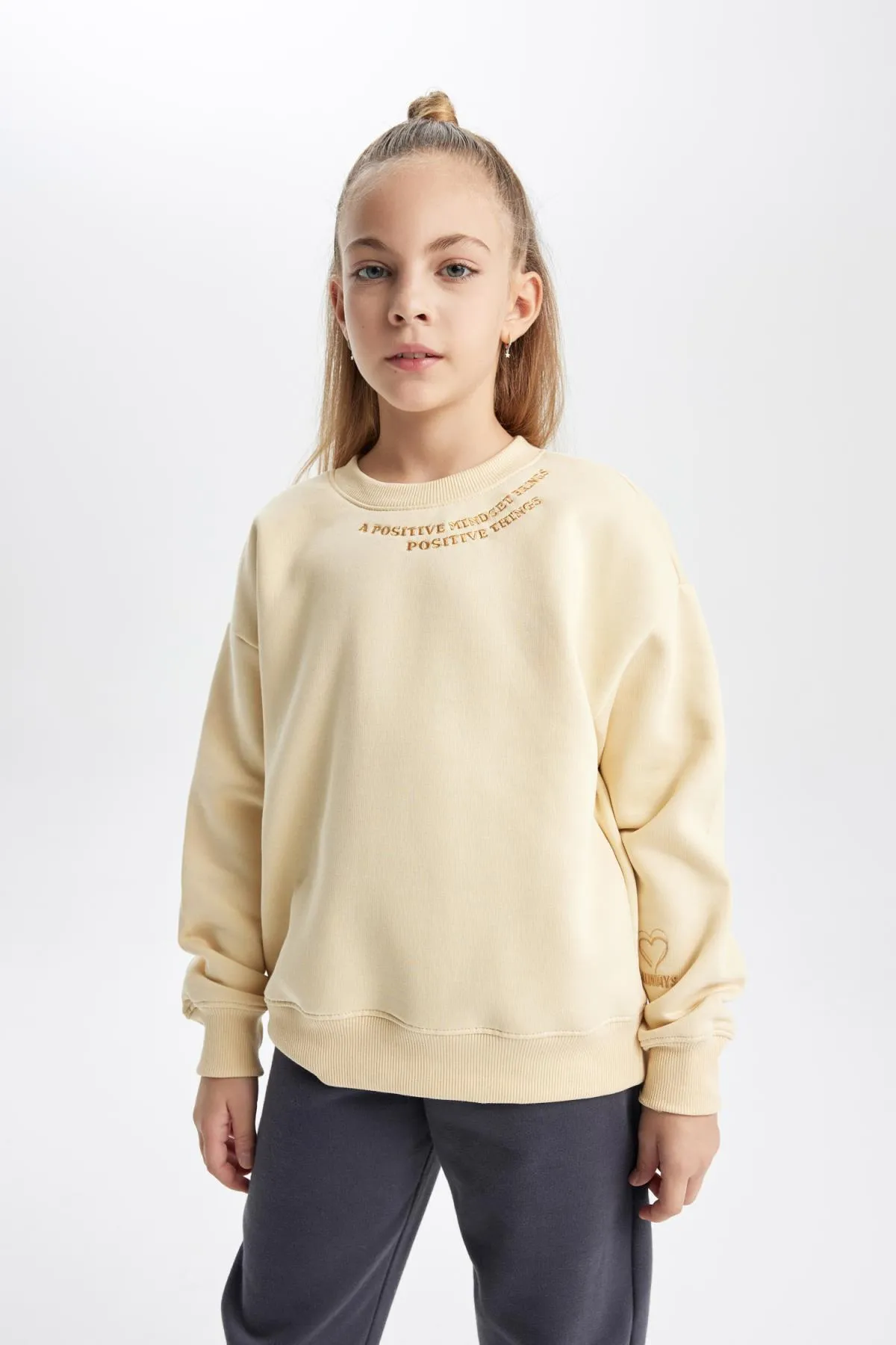DeFacto  Gestreiftes, weiches, dickes Sweatshirt mit Rundhalsausschnitt für Mädchen