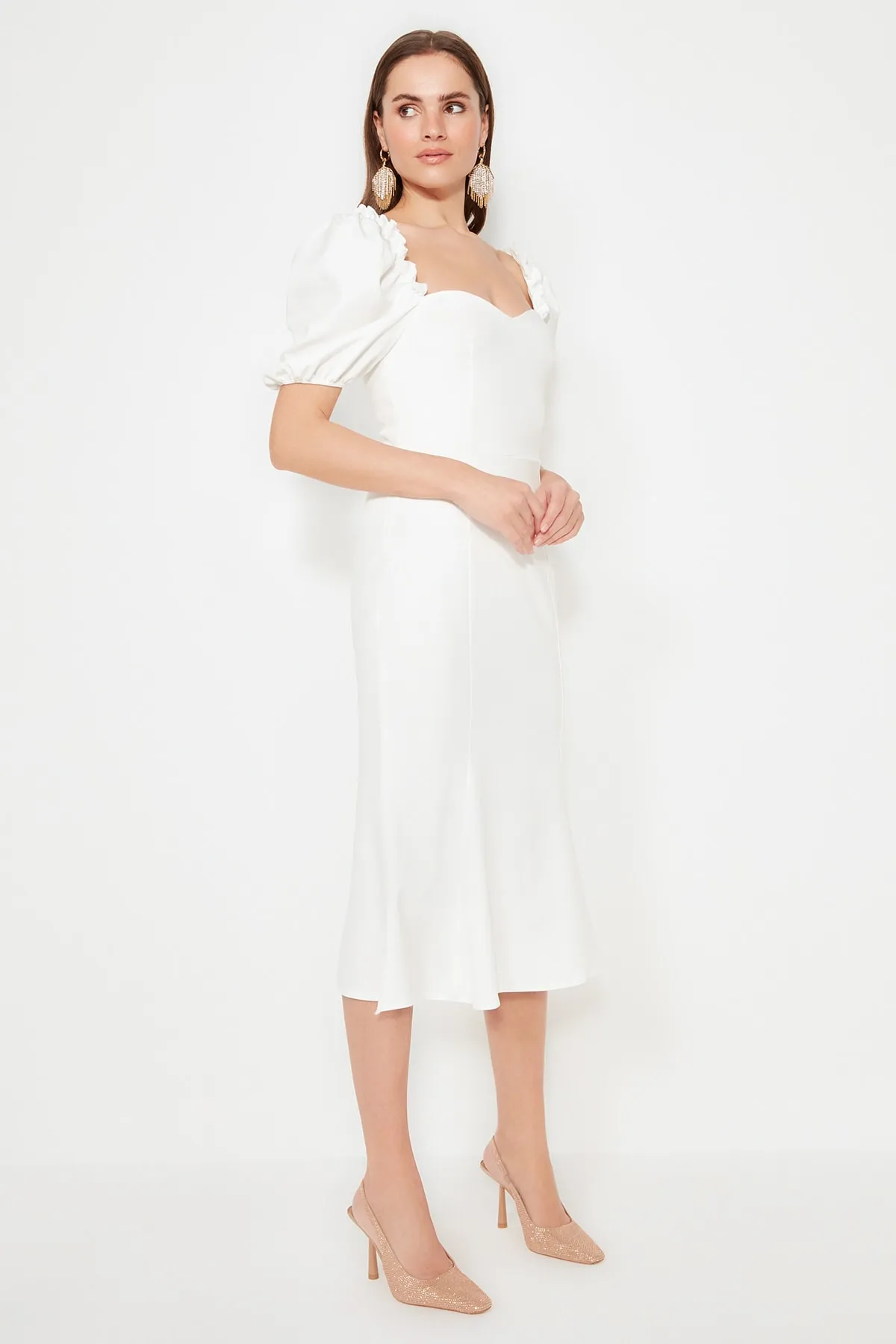 Trendyol Collection  Braut-Abendkleid aus Webstoff in Ecru TPRSS21EL0053