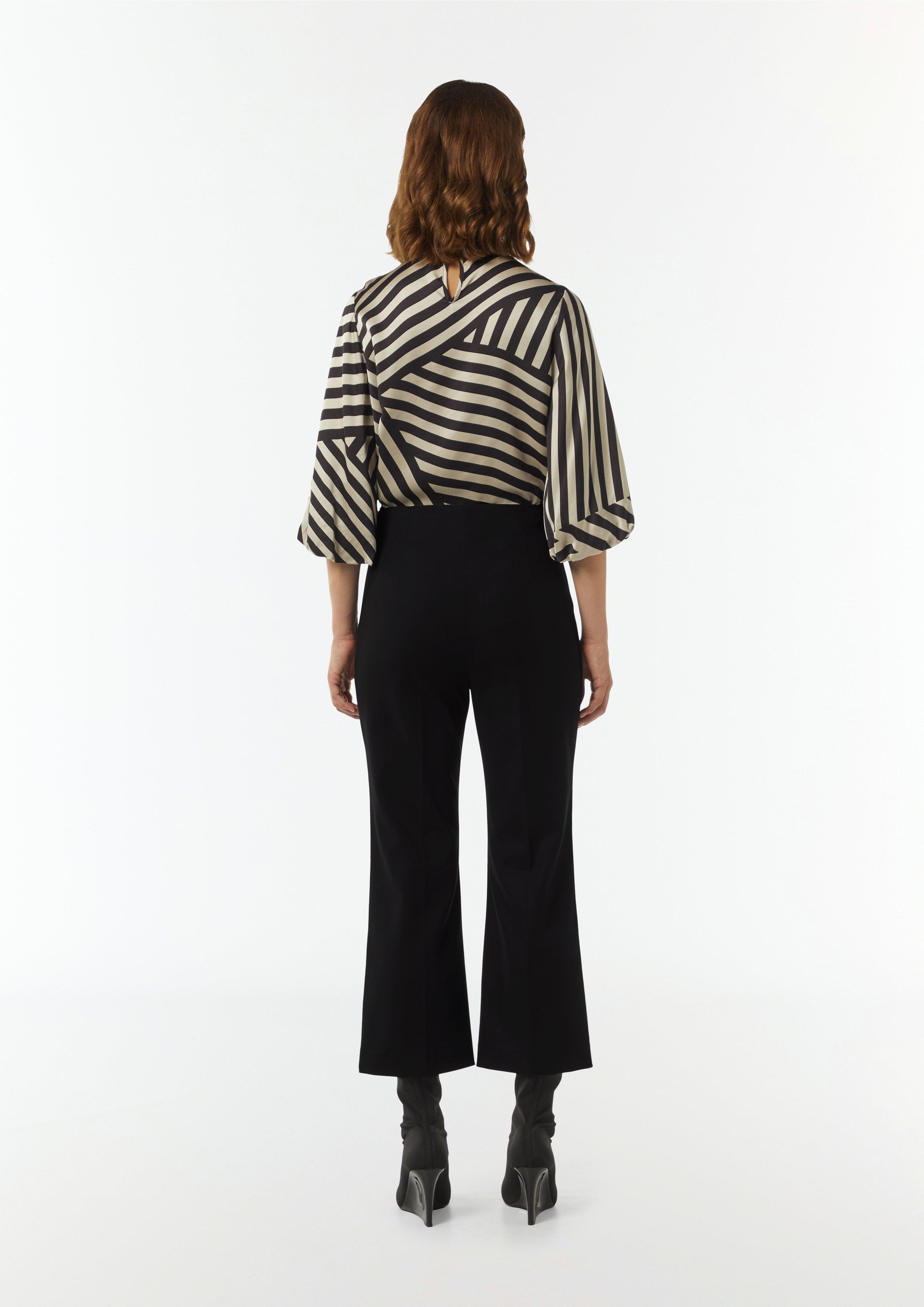 Verkürzte Flared-Leg-Hose aus Baumwollstretch - schwarz