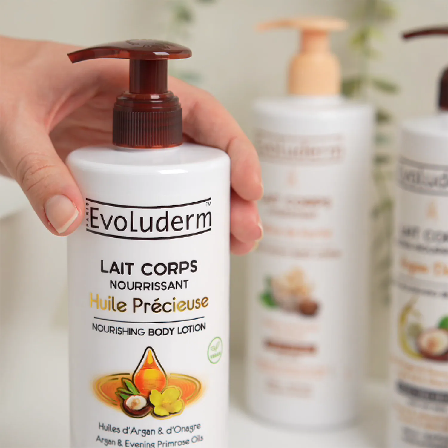 „Evoluderm“ maitinamasis kūno losjonas su tauriuoju aliejumi