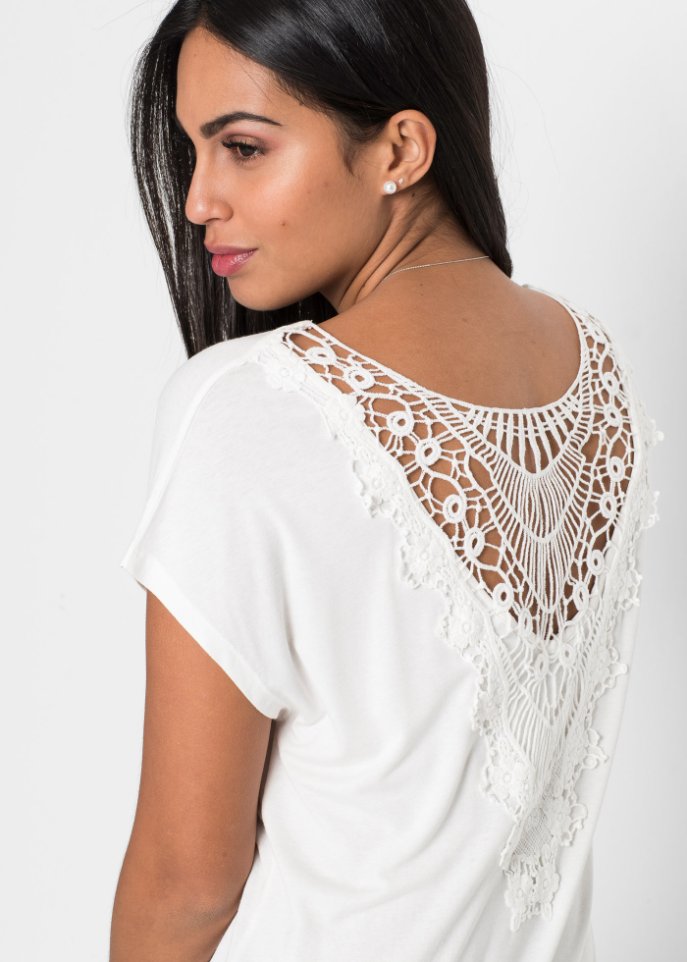 Shirt mit Häkeleinsatz