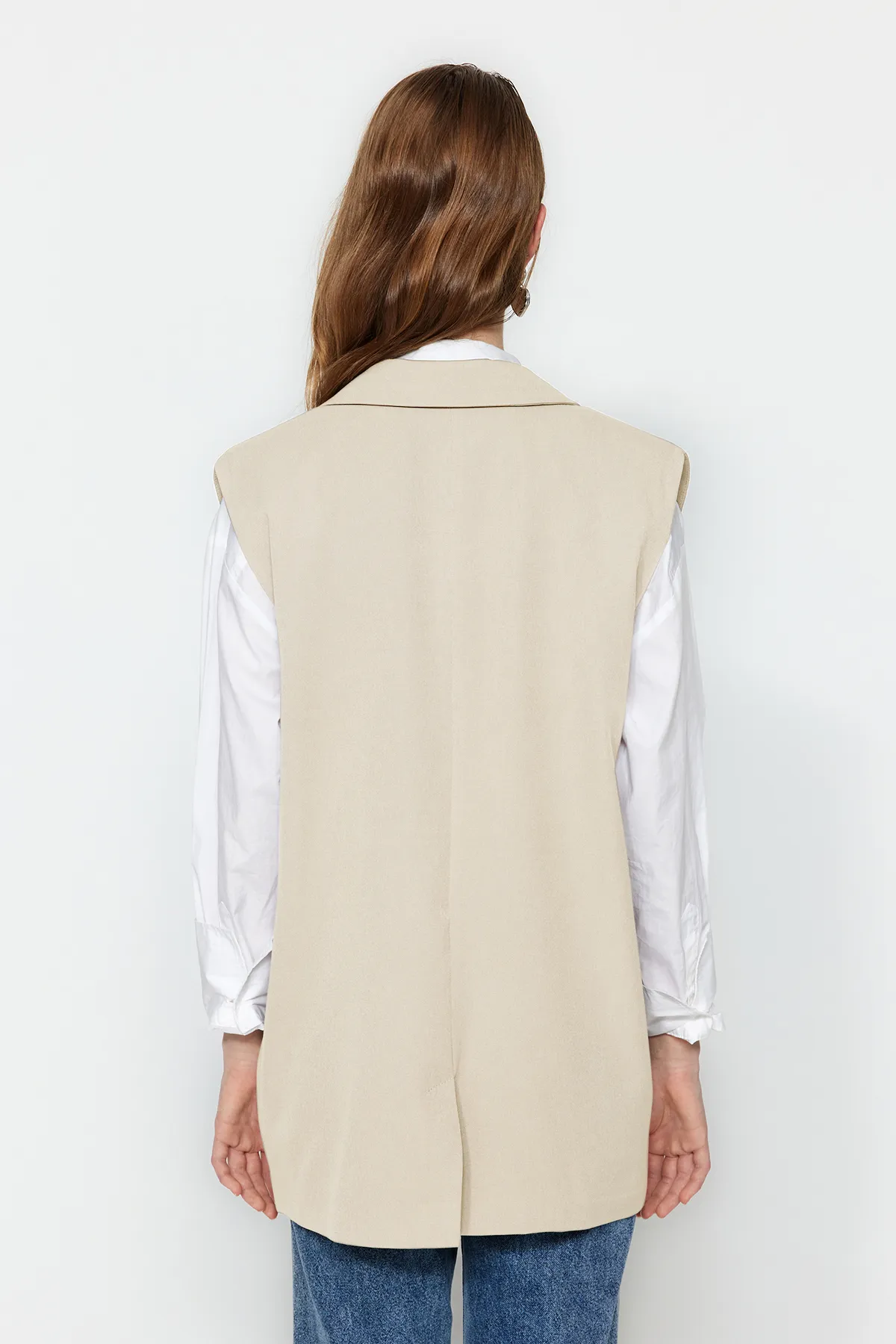 Trendyol Modest  Gefütterte, steinerne Weste mit Knopfverschluss TCTSS23YL00022