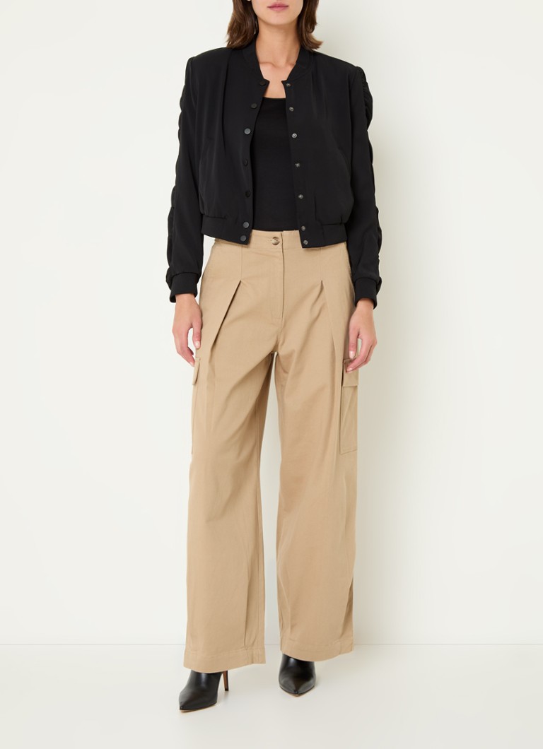 Chaqueta bomber Harrie de French Connection con bolsillos laterales y tirantes.