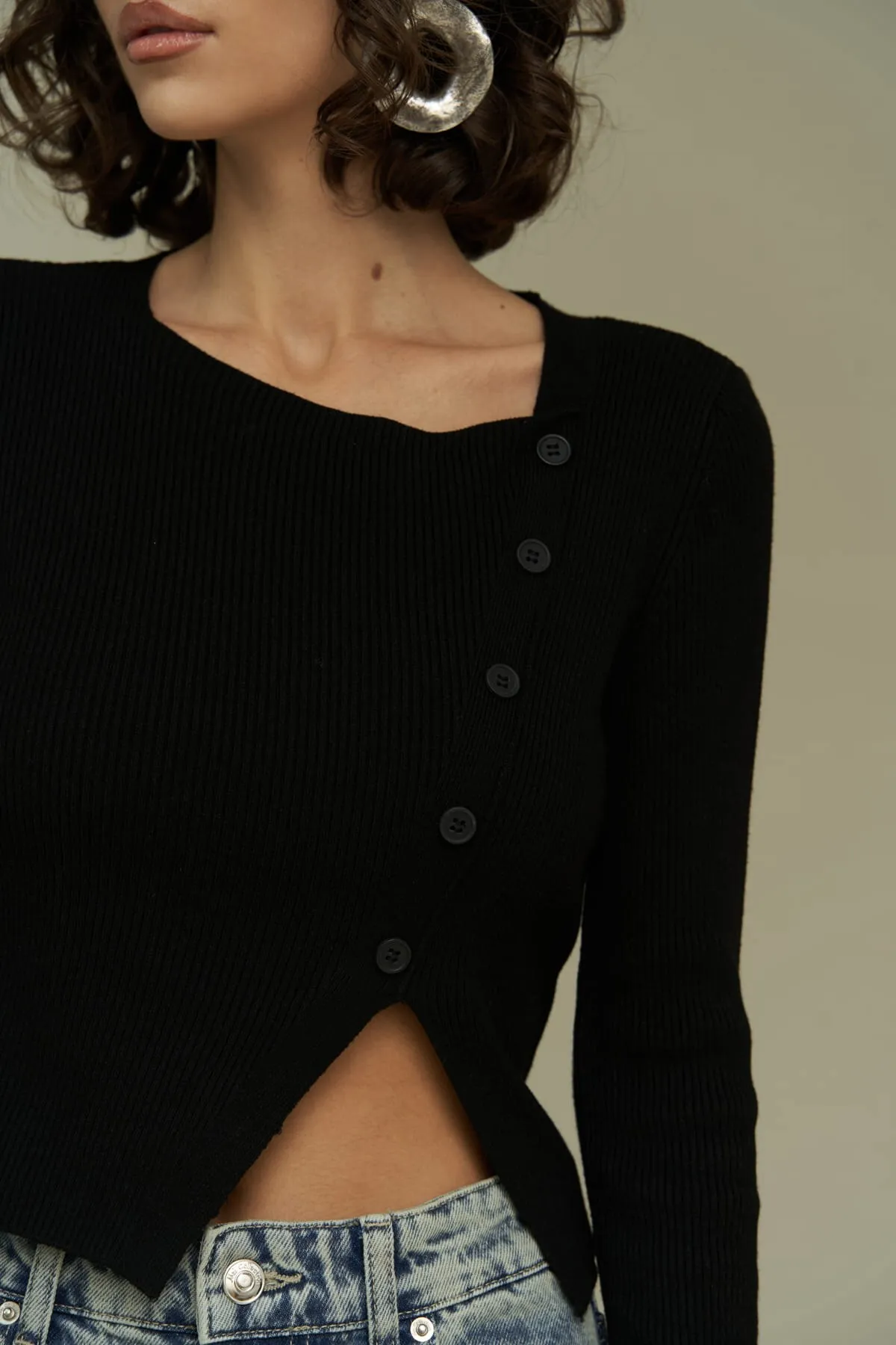MAİ COLLECTİON  Kloe Strickwaren-Crop mit Knopfdetail