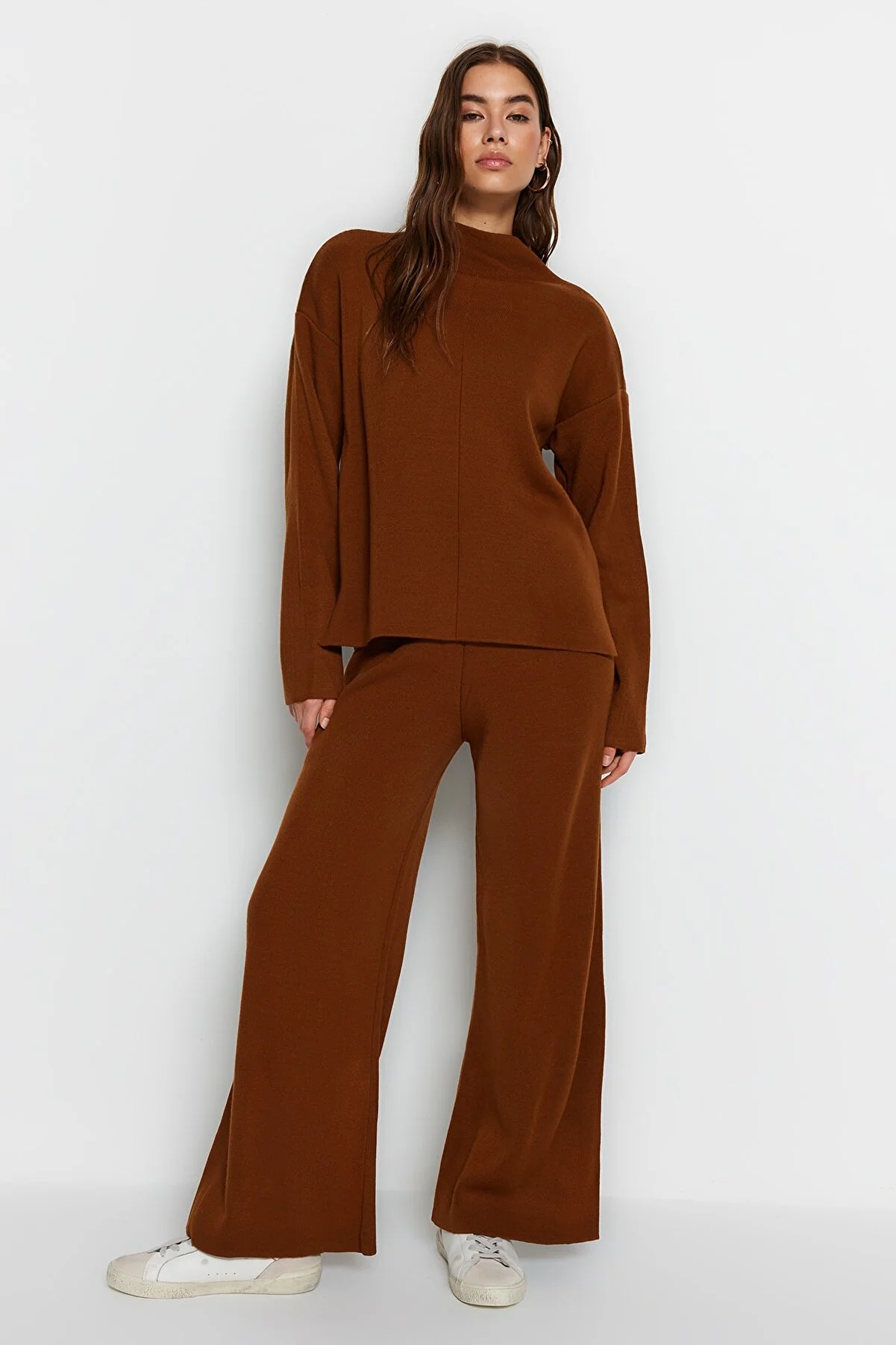 Trendyol Collection  Braunes Strickoberteil- und -unterteil-Set mit normaler Hose TWOAW21AU0060