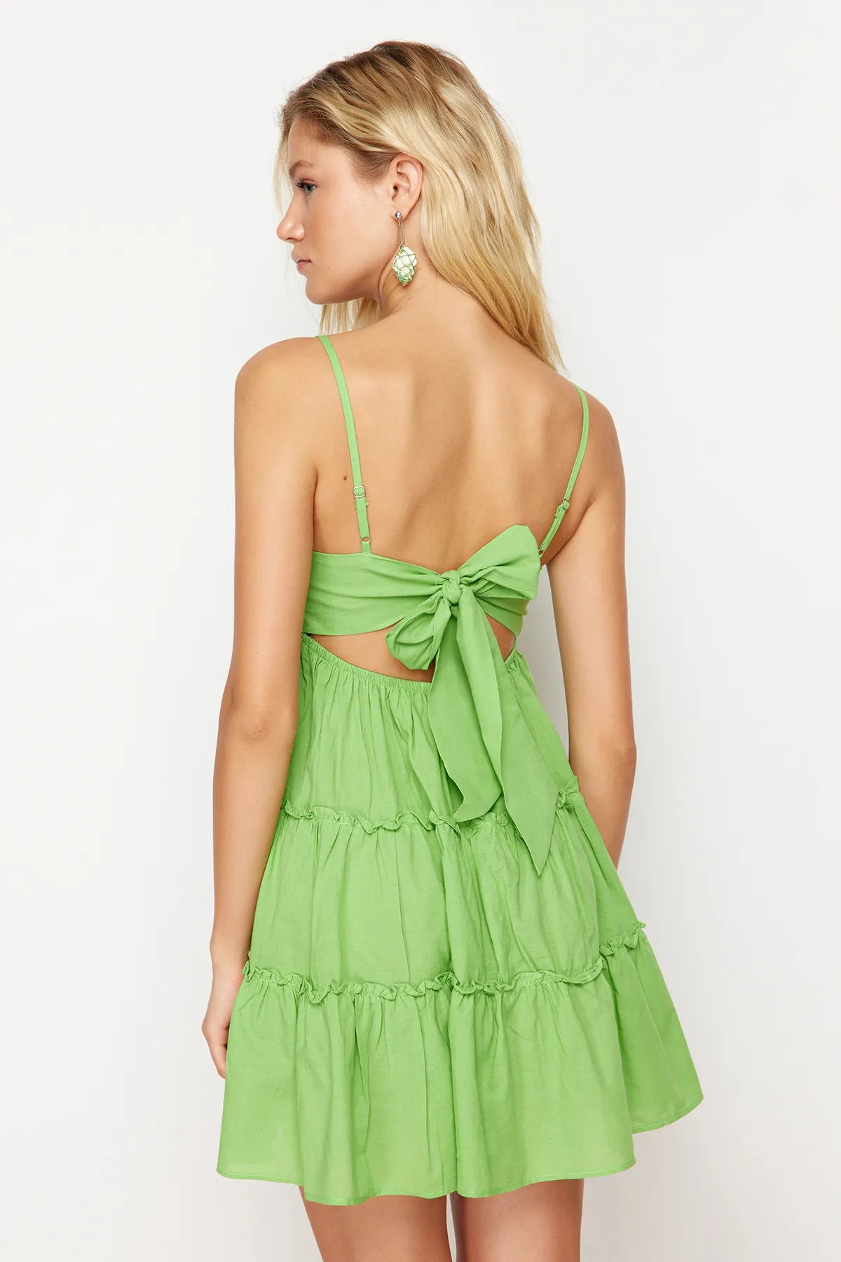 Trendyol Collection  Neongrünes Mini-Strandkleid mit gewebten Rüschen aus 100 % Baumwolle TBESS24EL00069