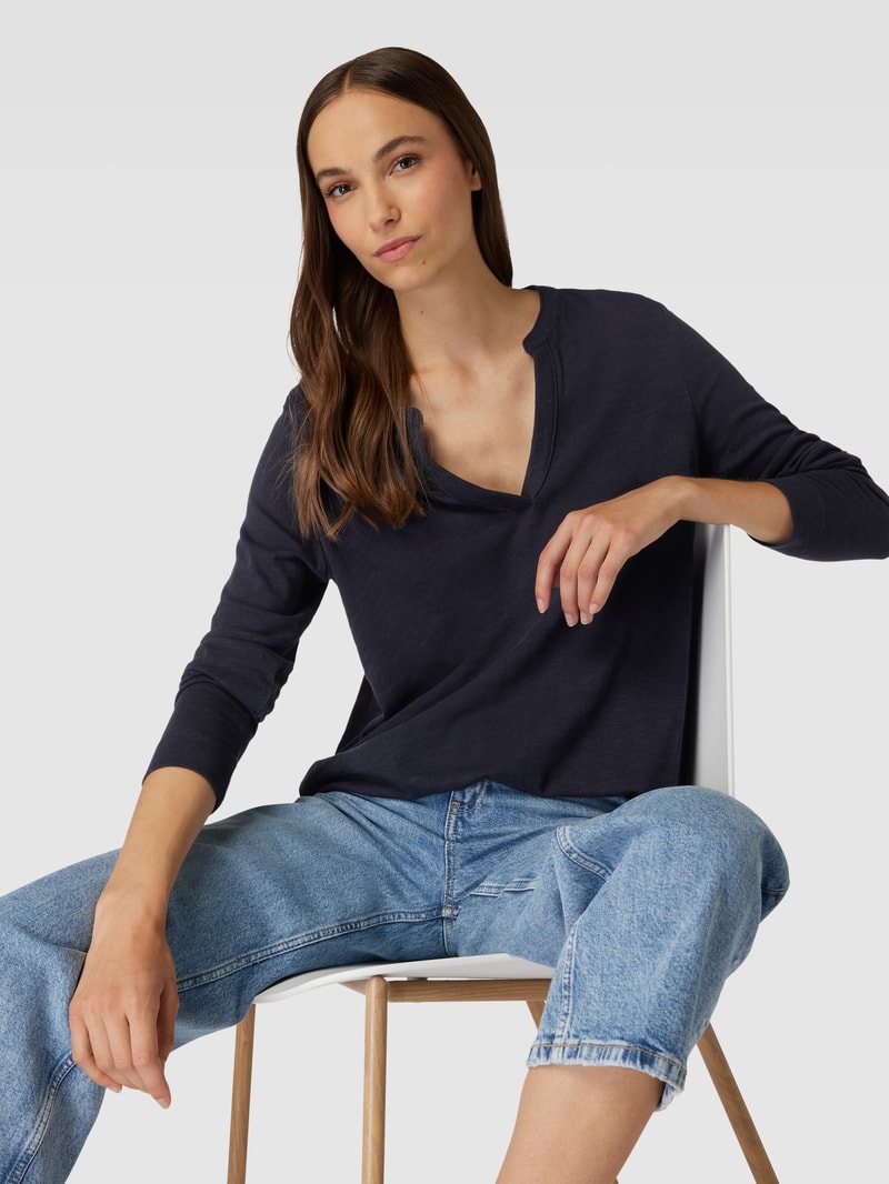 Blusenshirt mit V-Ausschnitt in marineblau