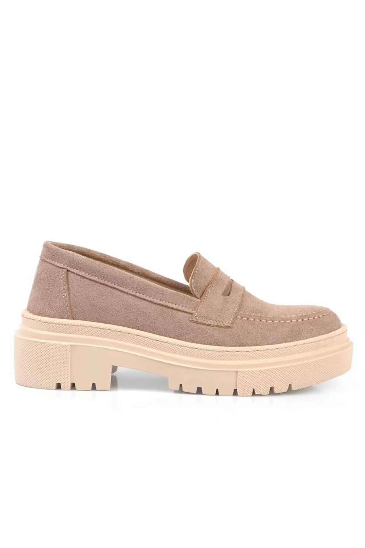 Capone Outfitters  Capone Damen-Loafer aus Wildleder mit ovaler Zehenpartie und Trac-Sohle in Nerz
