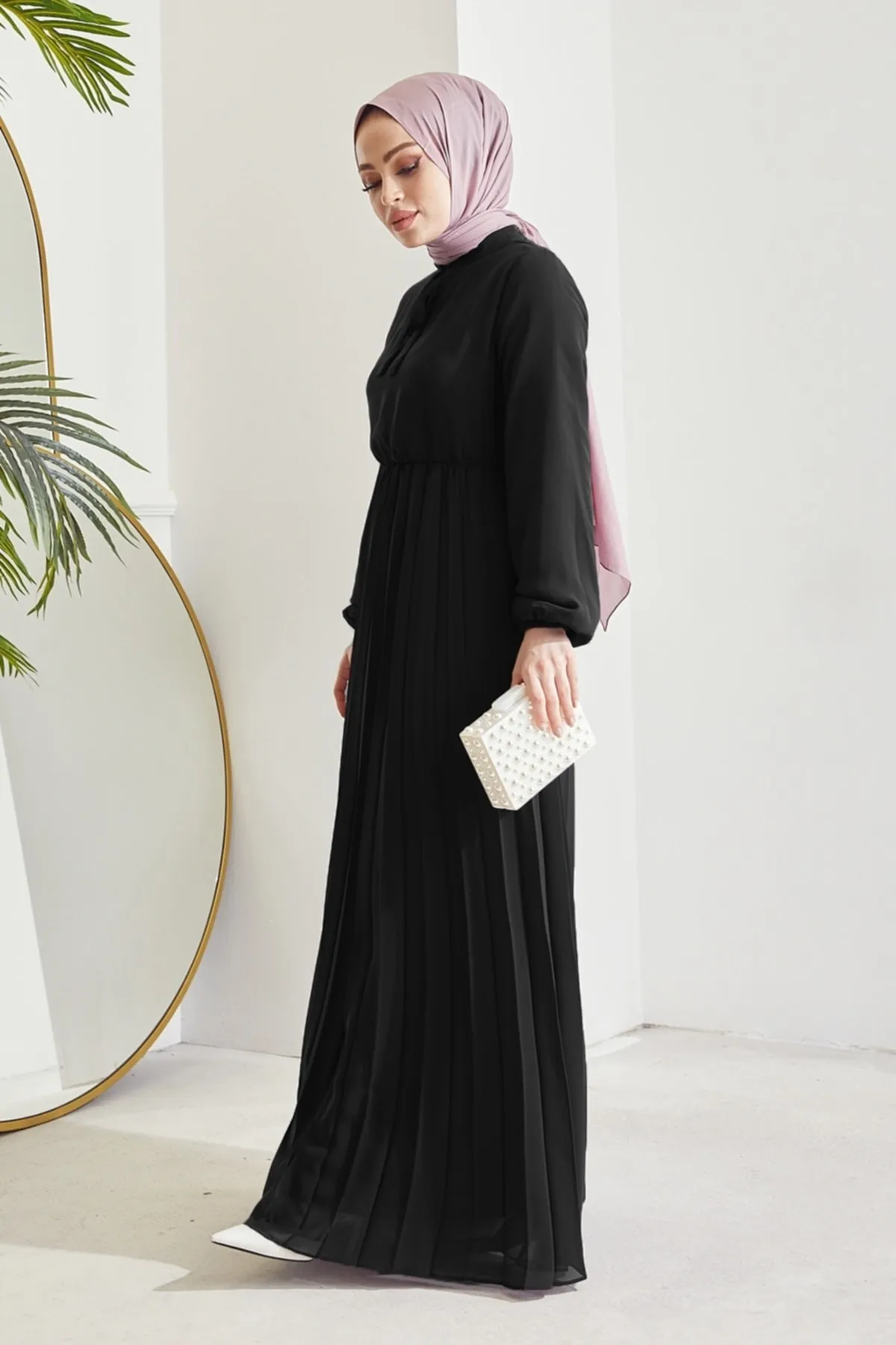 InStyle  Plissiertes Limelda-Hijab-Kleid aus Chiffon – Schwarz