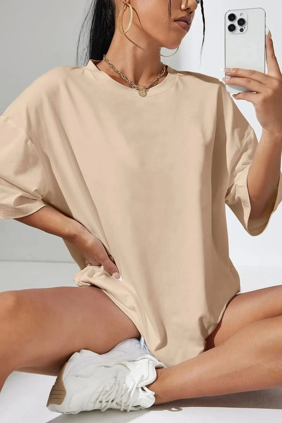 uyguntarz  Unisex-T-Shirt mit Schmetterlings-Print in Beige auf der Rückseite